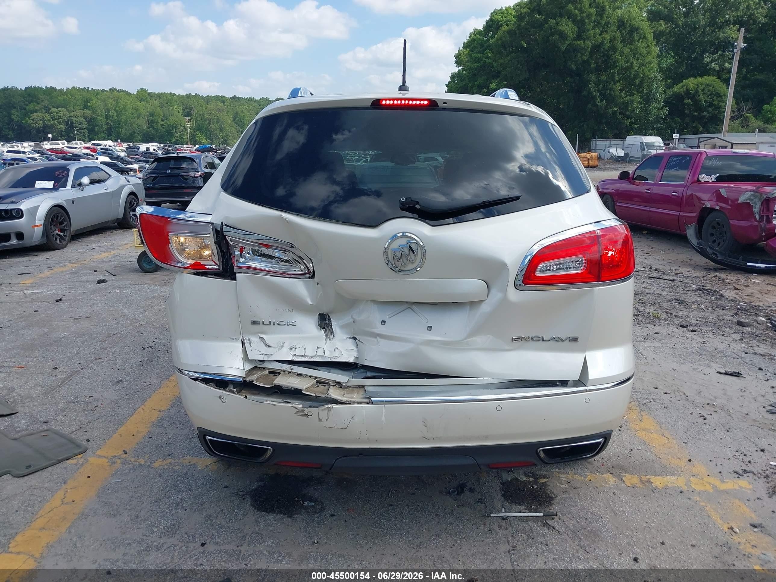 2015 Buick Enclave Leather Белый vin: 5GAKRBKD6FJ182401