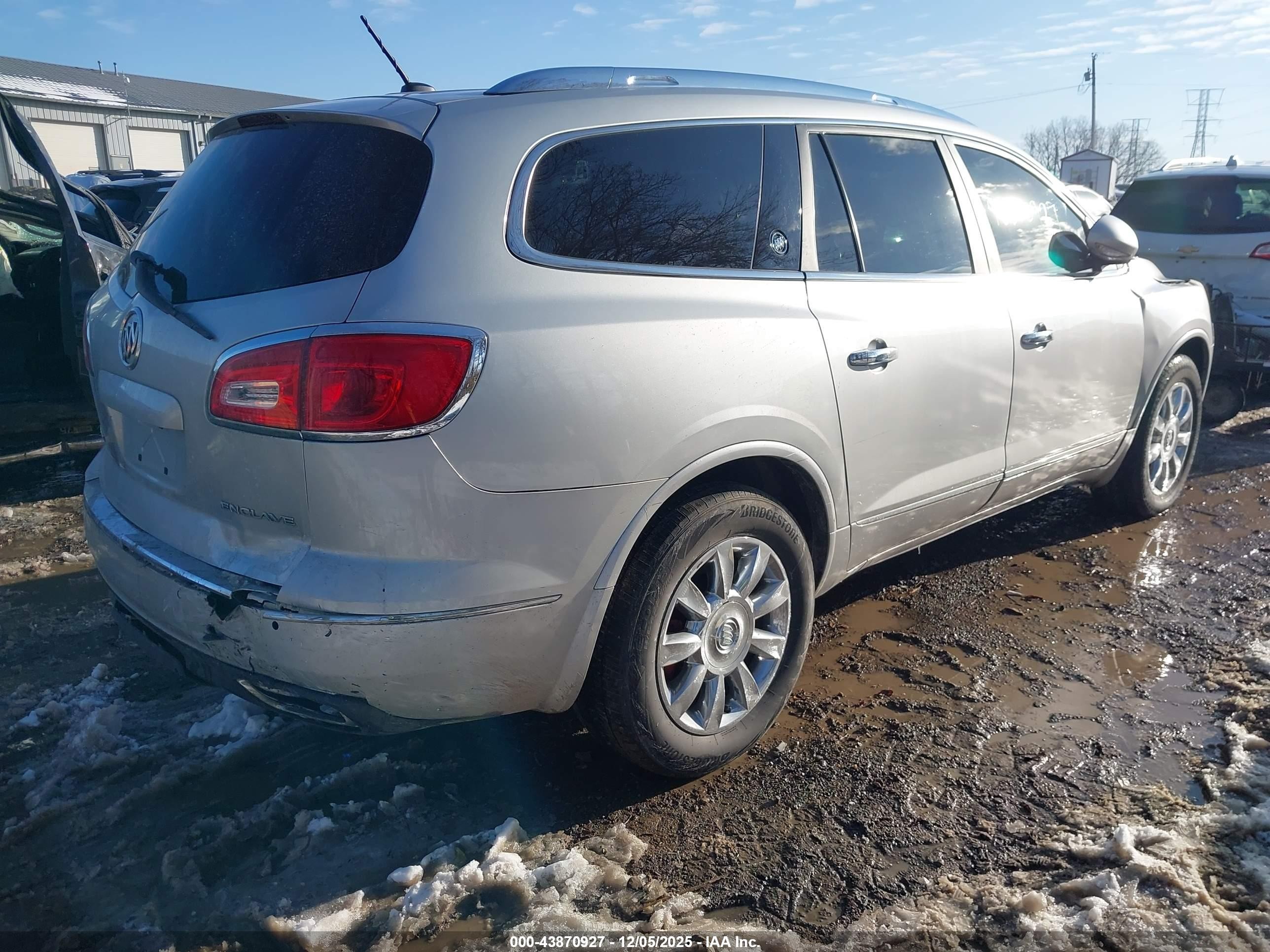 2014 Buick Enclave Leather Silver vin: 5GAKRBKD7EJ170109