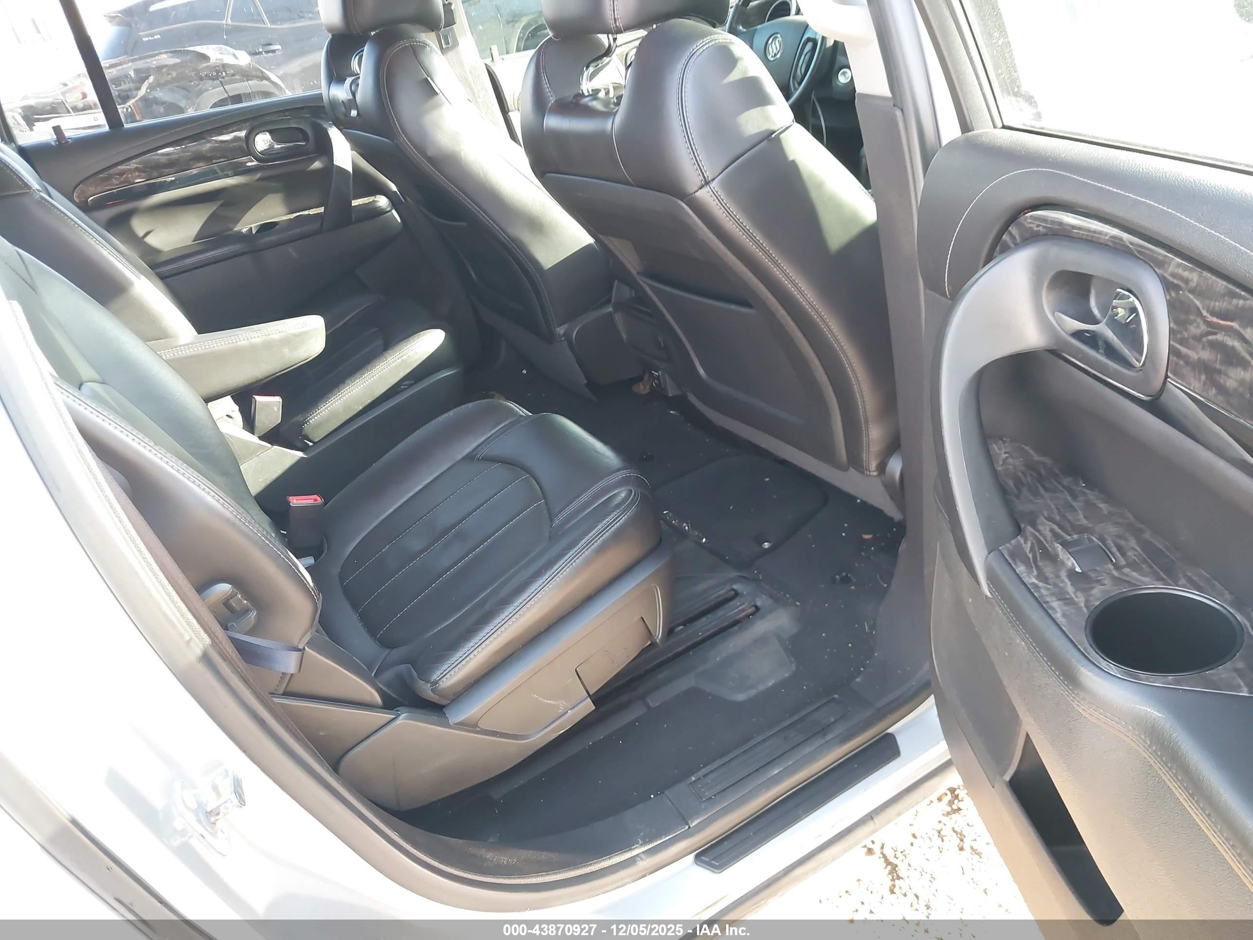 2014 Buick Enclave Leather Silver vin: 5GAKRBKD7EJ170109