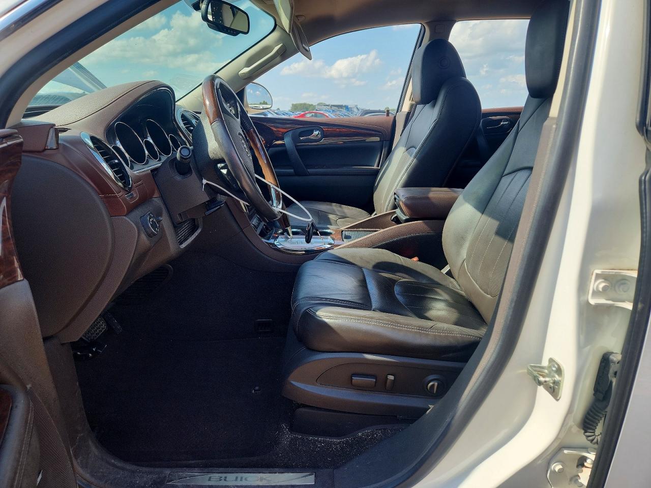 2014 Buick Enclave Белый vin: 5GAKRBKD7EJ220006