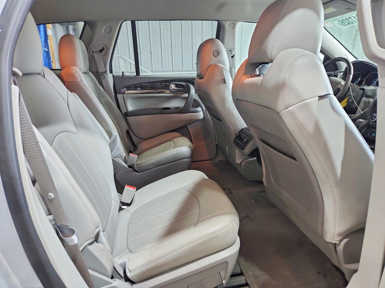 2014 Buick Enclave Silver vin: 5GAKRBKD7EJ281341