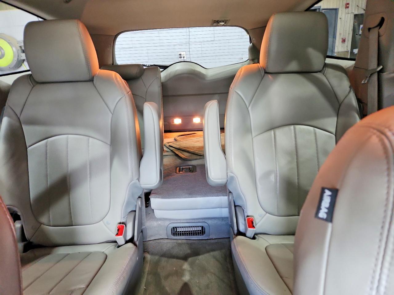 2014 Buick Enclave Silver vin: 5GAKRBKD7EJ281341