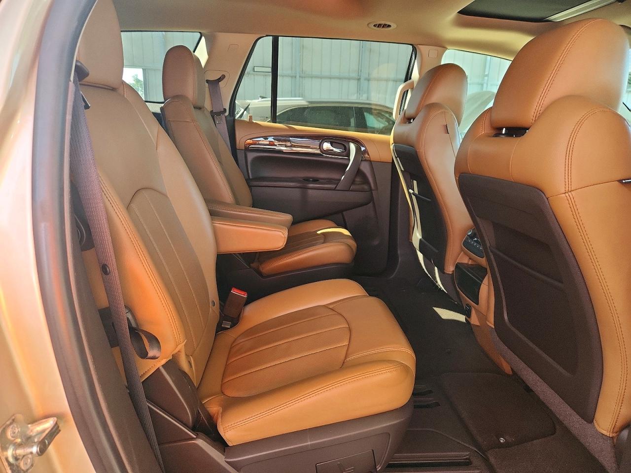 2016 Buick Enclave Tan vin: 5GAKRBKD7GJ111287