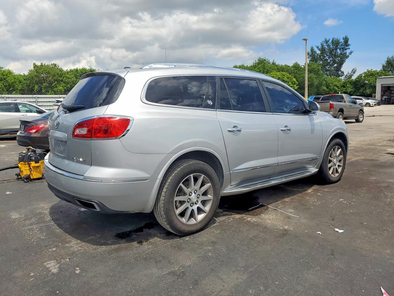 2014 Buick Enclave Серебряный vin: 5GAKRBKD8EJ256982