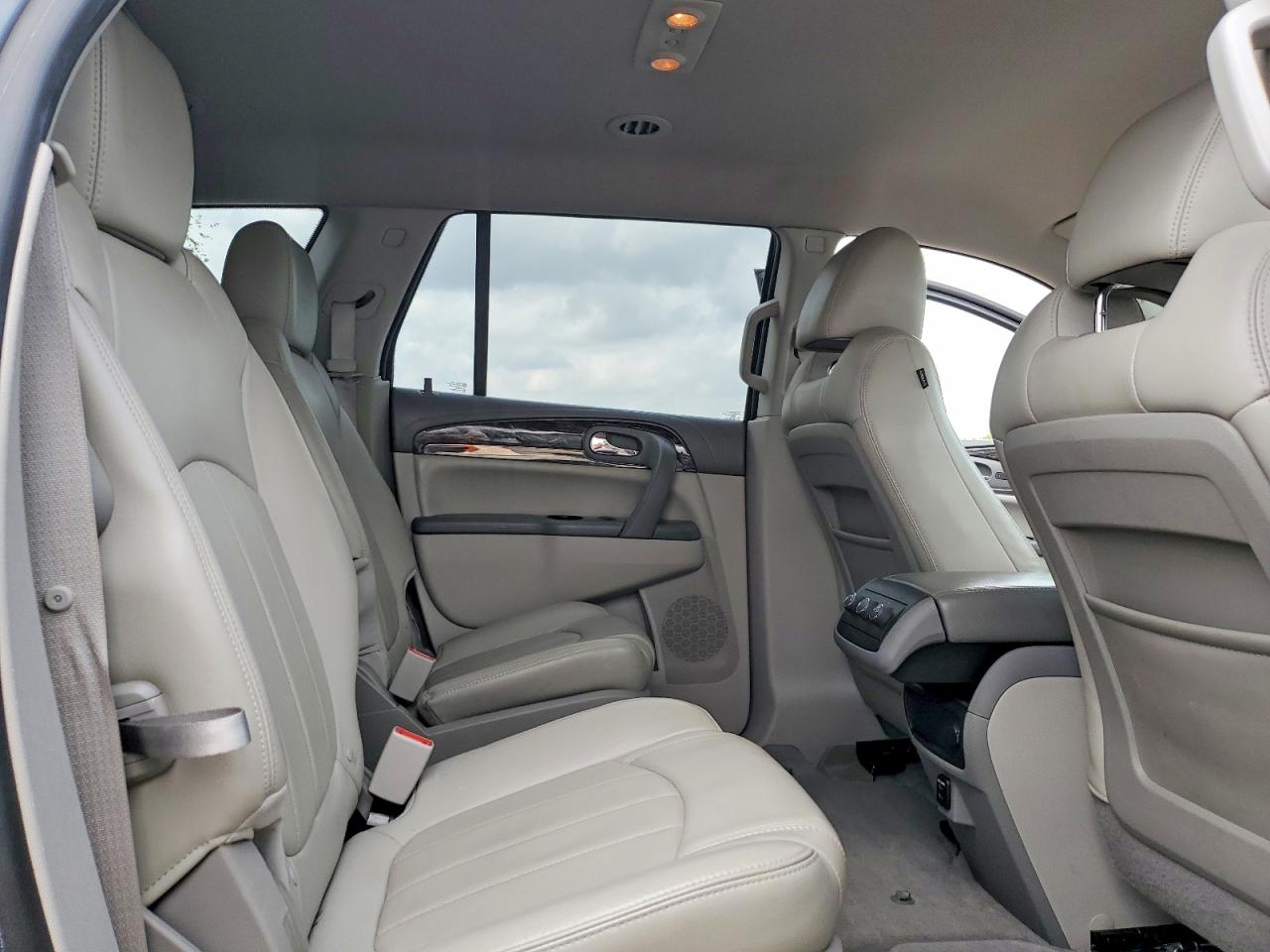 2014 Buick Enclave Silver vin: 5GAKRBKD8EJ301001