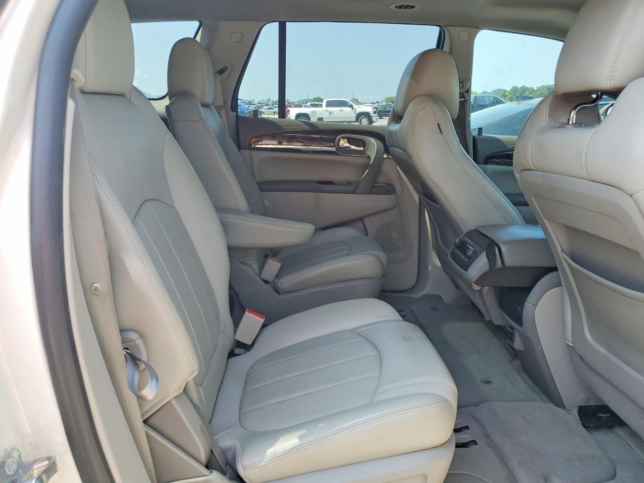 2015 Buick Enclave Cream vin: 5GAKRBKD8FJ266025