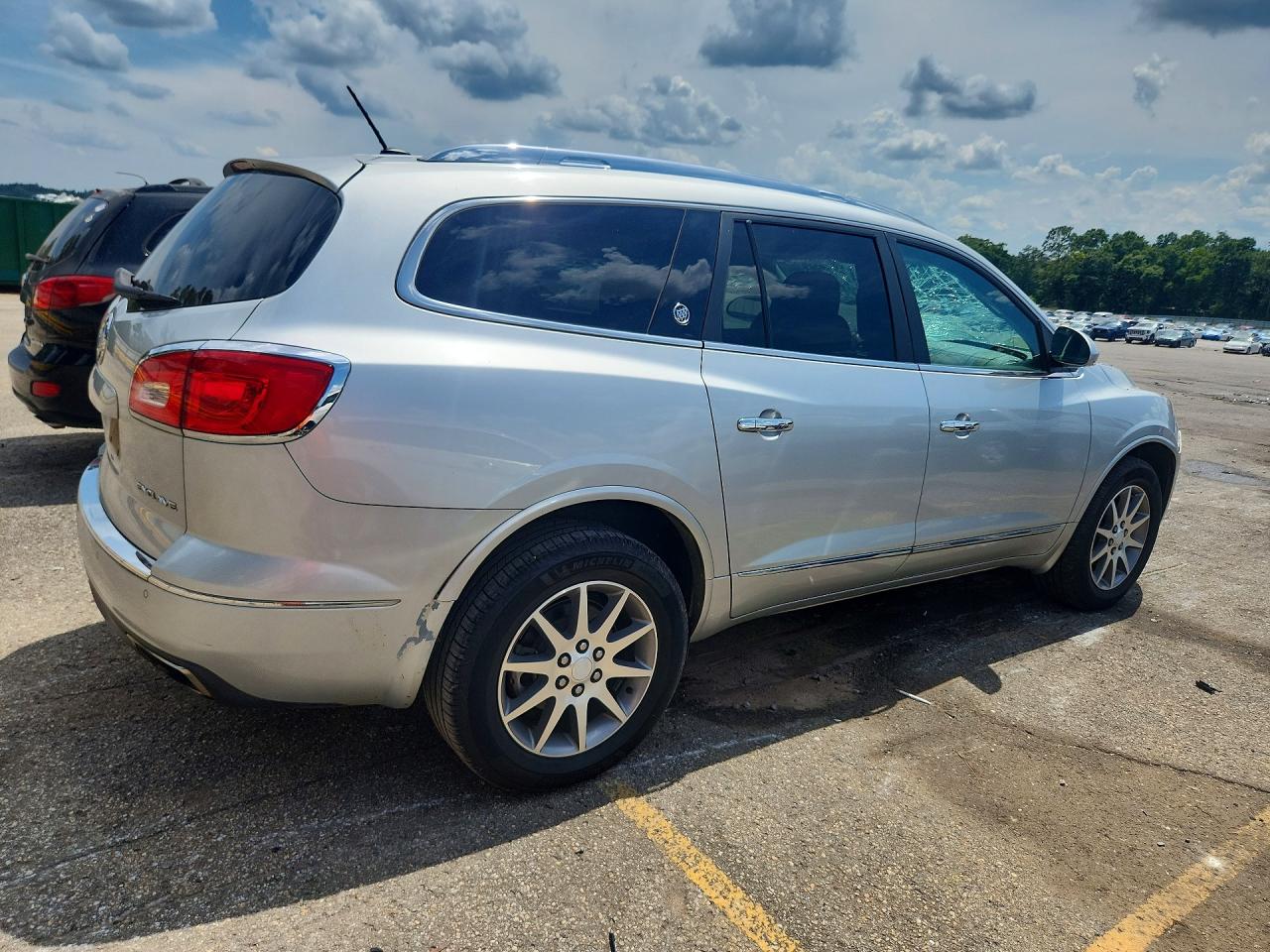 2015 Buick Enclave Серебряный vin: 5GAKRBKD9FJ130096
