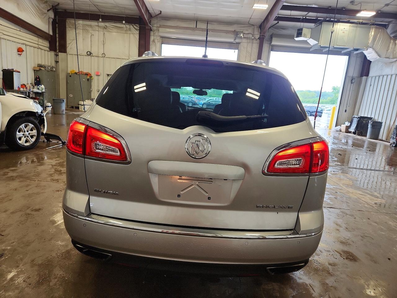 2015 Buick Enclave Silver vin: 5GAKRBKD9FJ165074