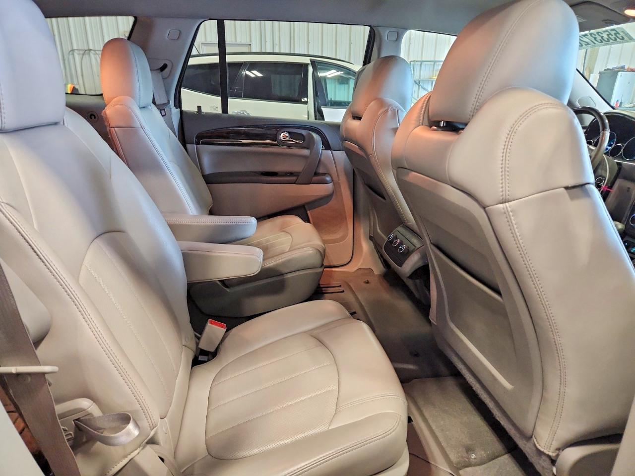 2015 Buick Enclave Silver vin: 5GAKRBKD9FJ165074
