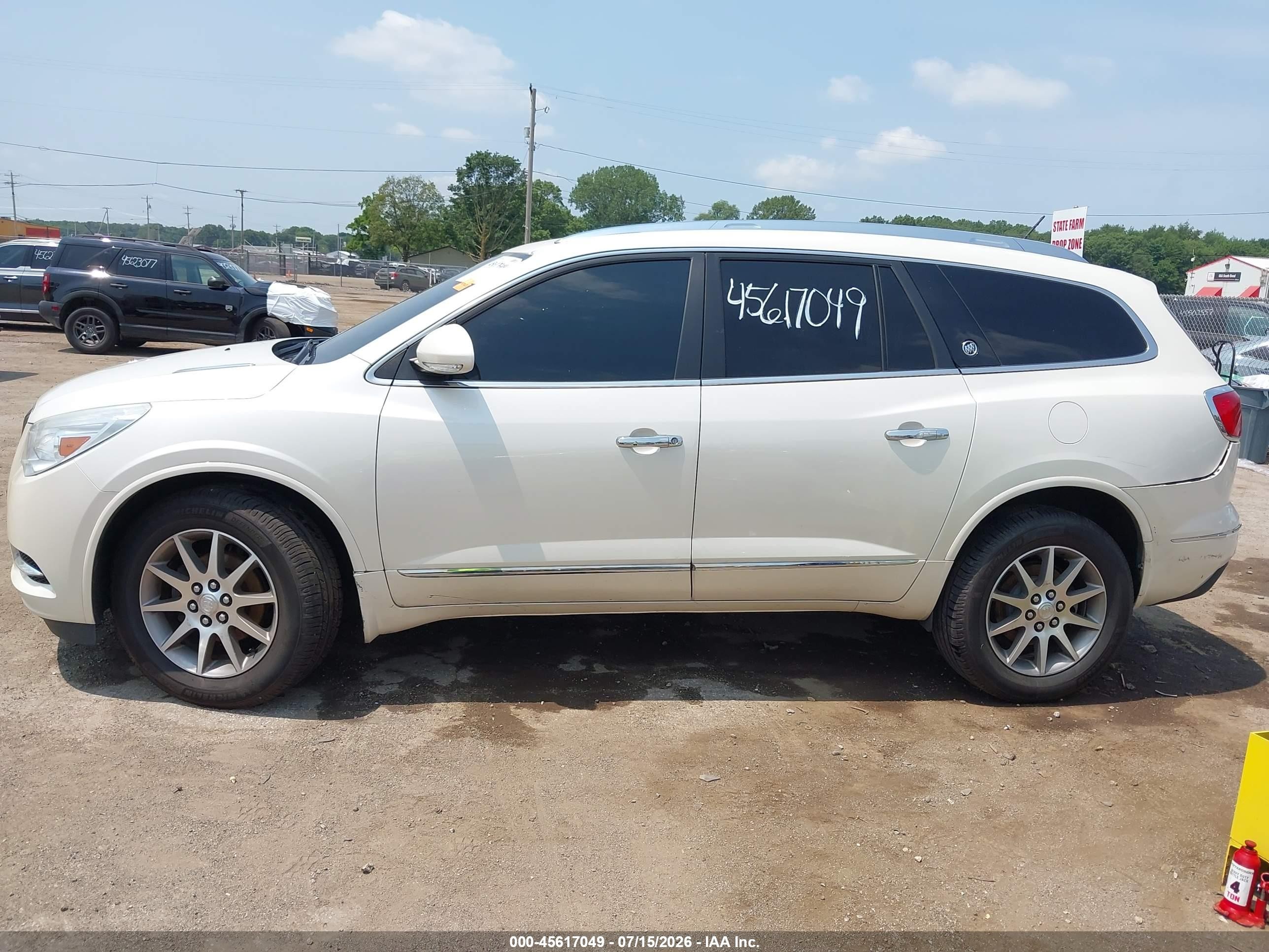 2014 Buick Enclave Leather White vin: 5GAKRBKDXEJ251847