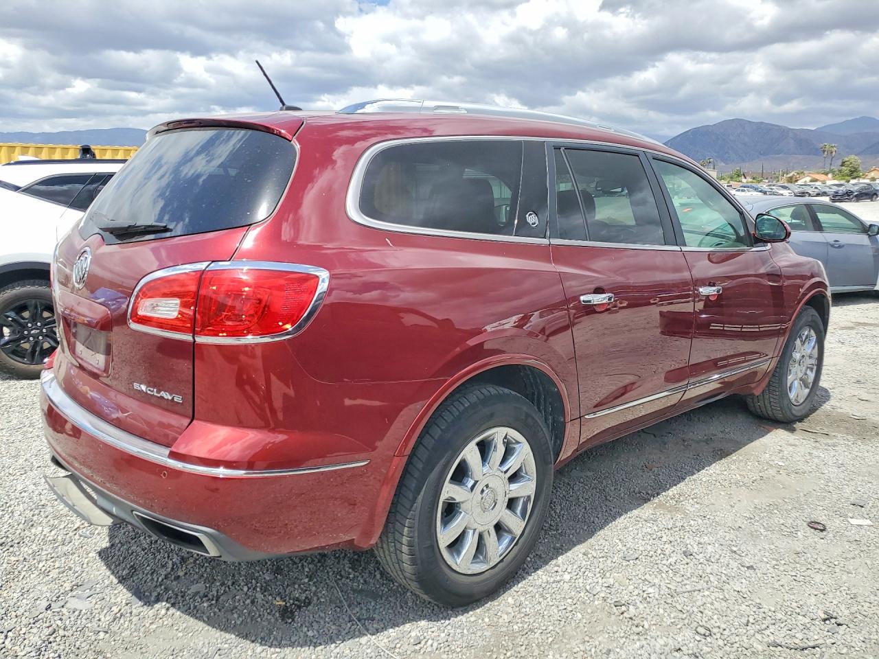 2015 Buick Enclave Red vin: 5GAKRBKDXFJ345275