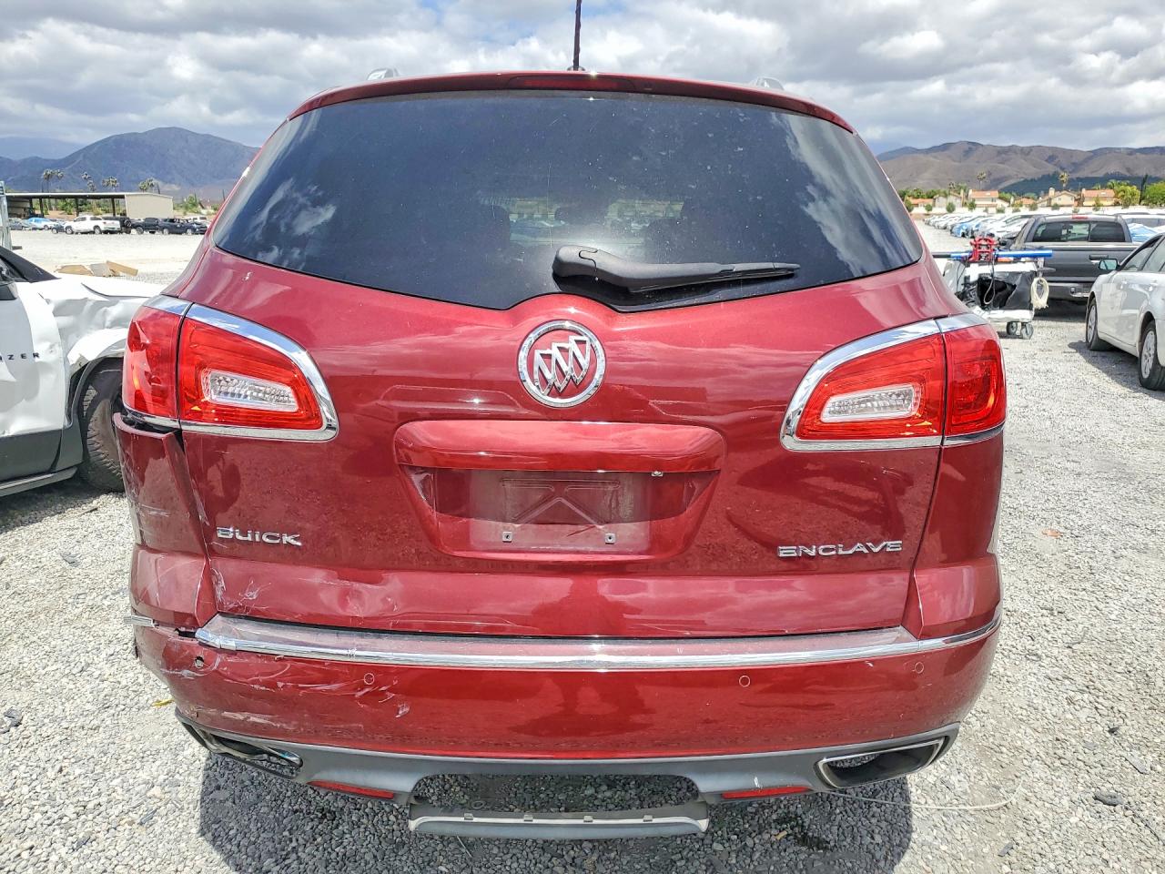 2015 Buick Enclave Red vin: 5GAKRBKDXFJ345275