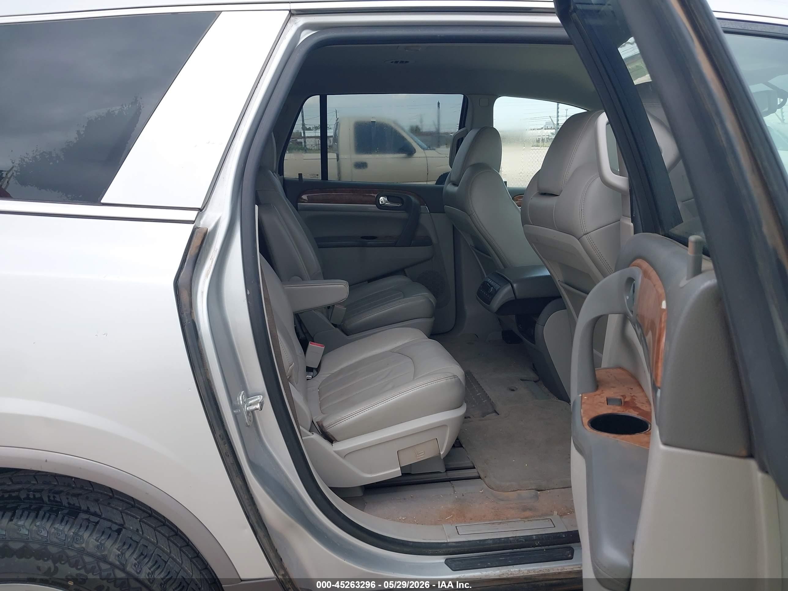 2011 Buick Enclave 2xl Silver vin: 5GAKRCED0BJ101842