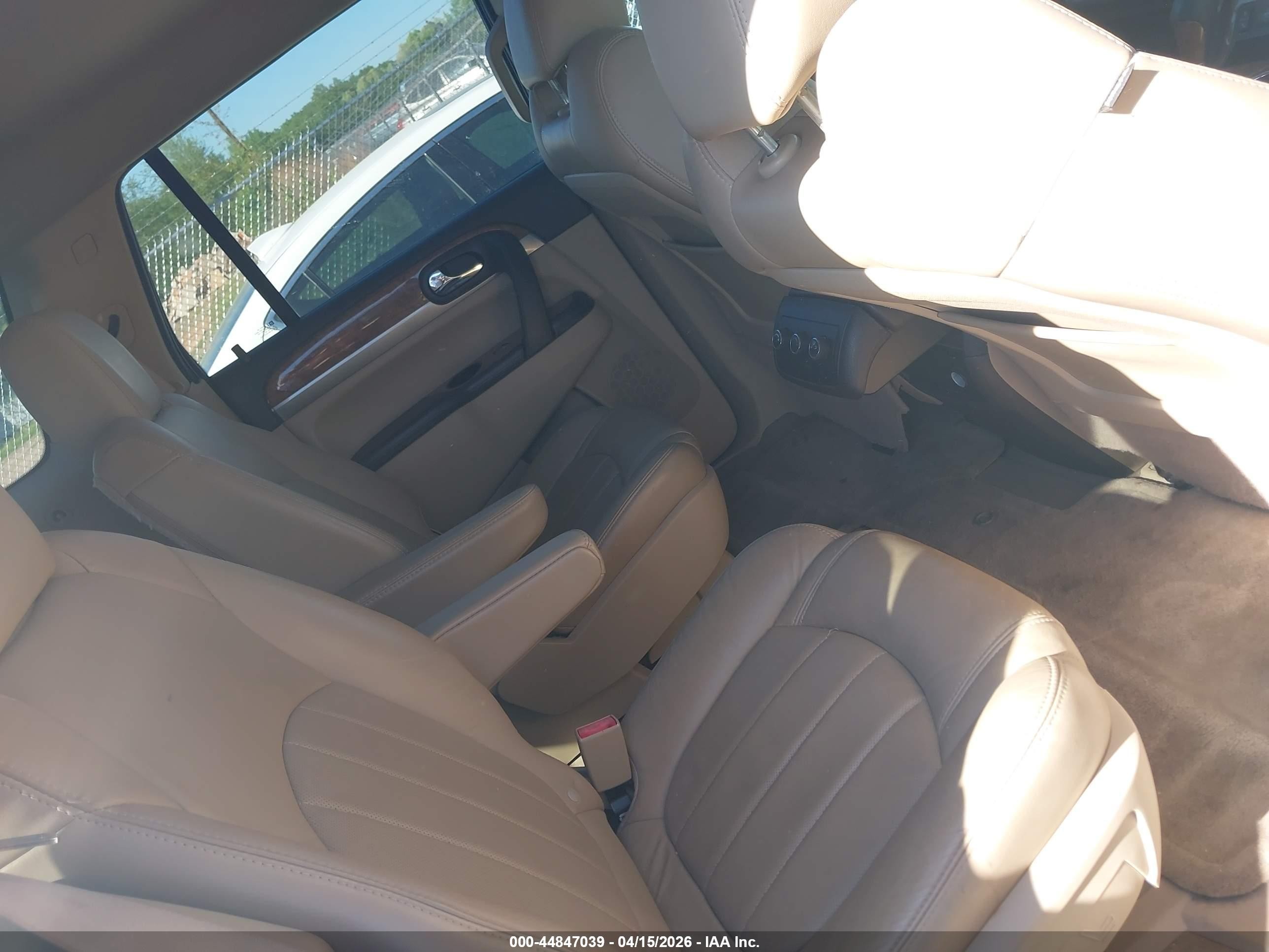 2012 Buick Enclave Leather White vin: 5GAKRCED0CJ321628