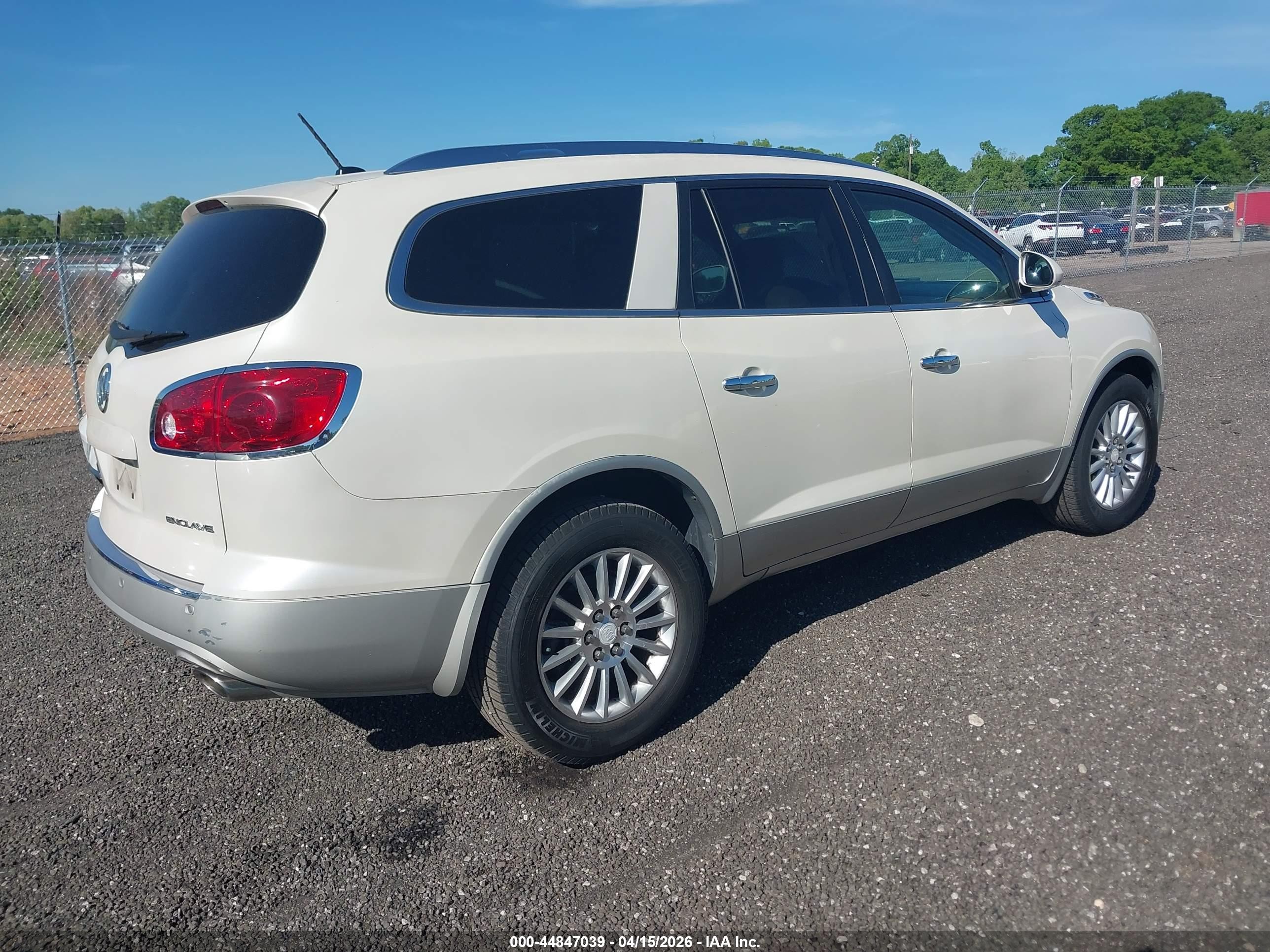 2012 Buick Enclave Leather White vin: 5GAKRCED0CJ321628