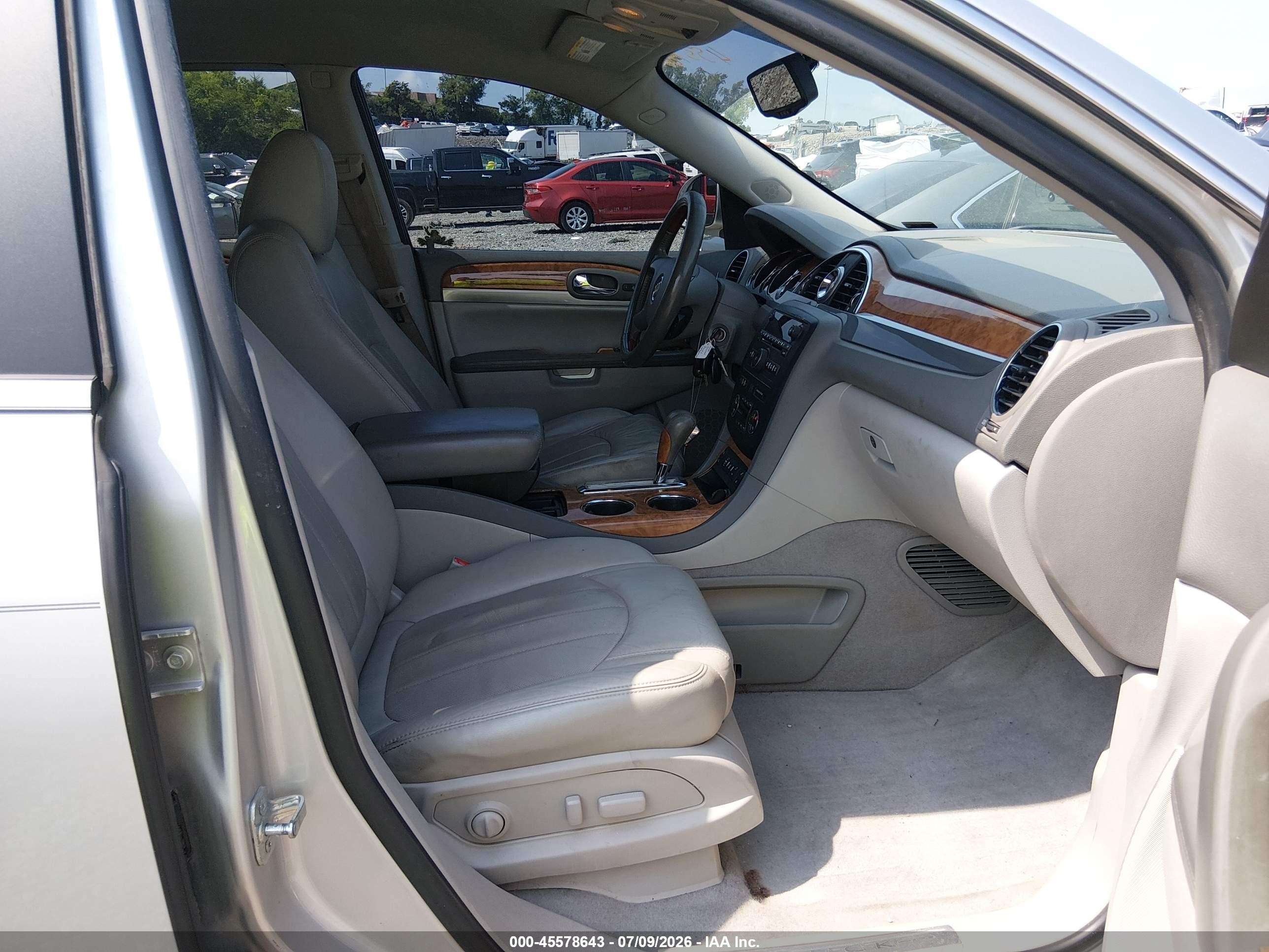 2012 Buick Enclave Leather Silver vin: 5GAKRCED1CJ307589