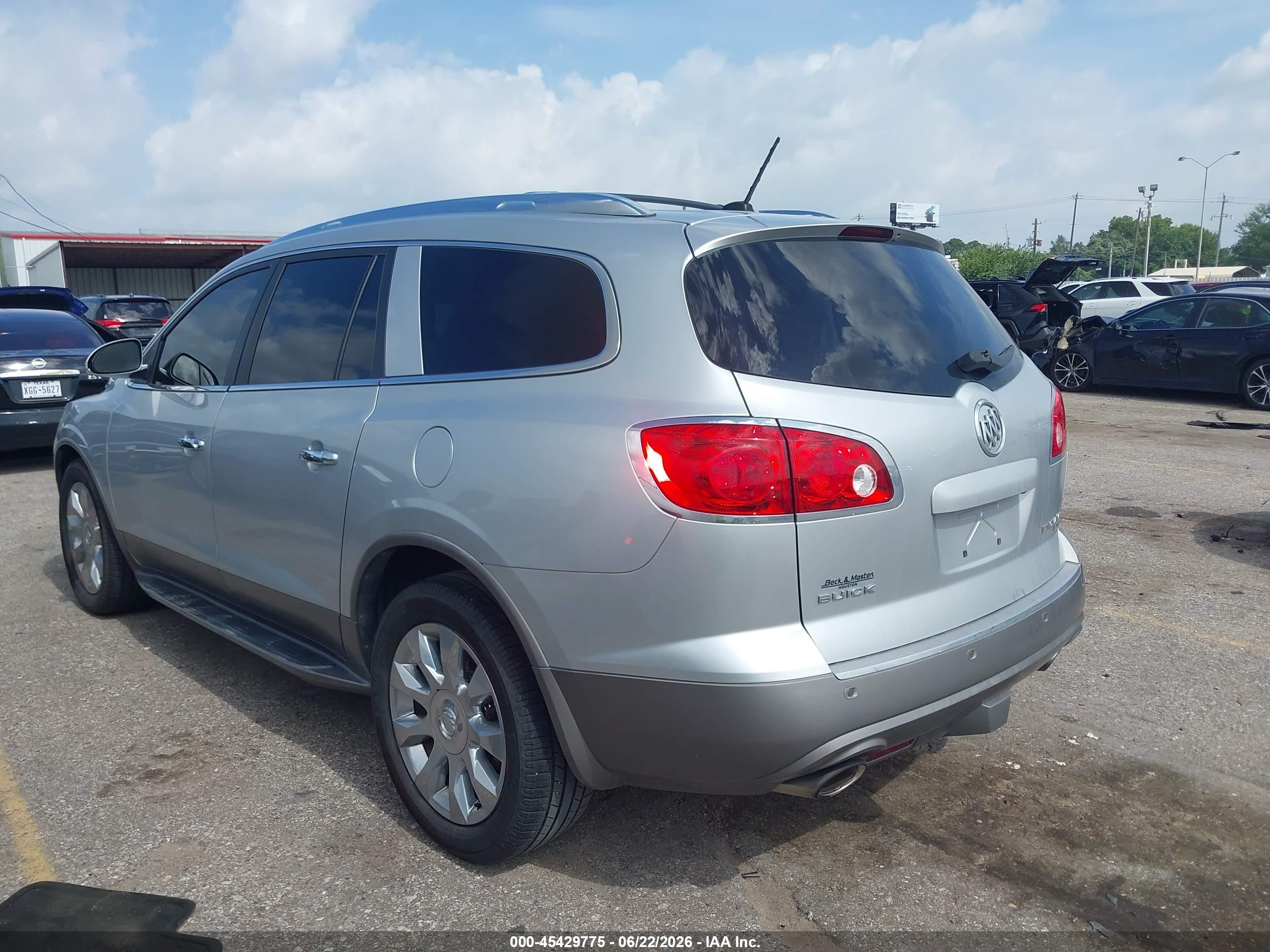 2011 Buick Enclave 2xl Silver vin: 5GAKRCED2BJ213008