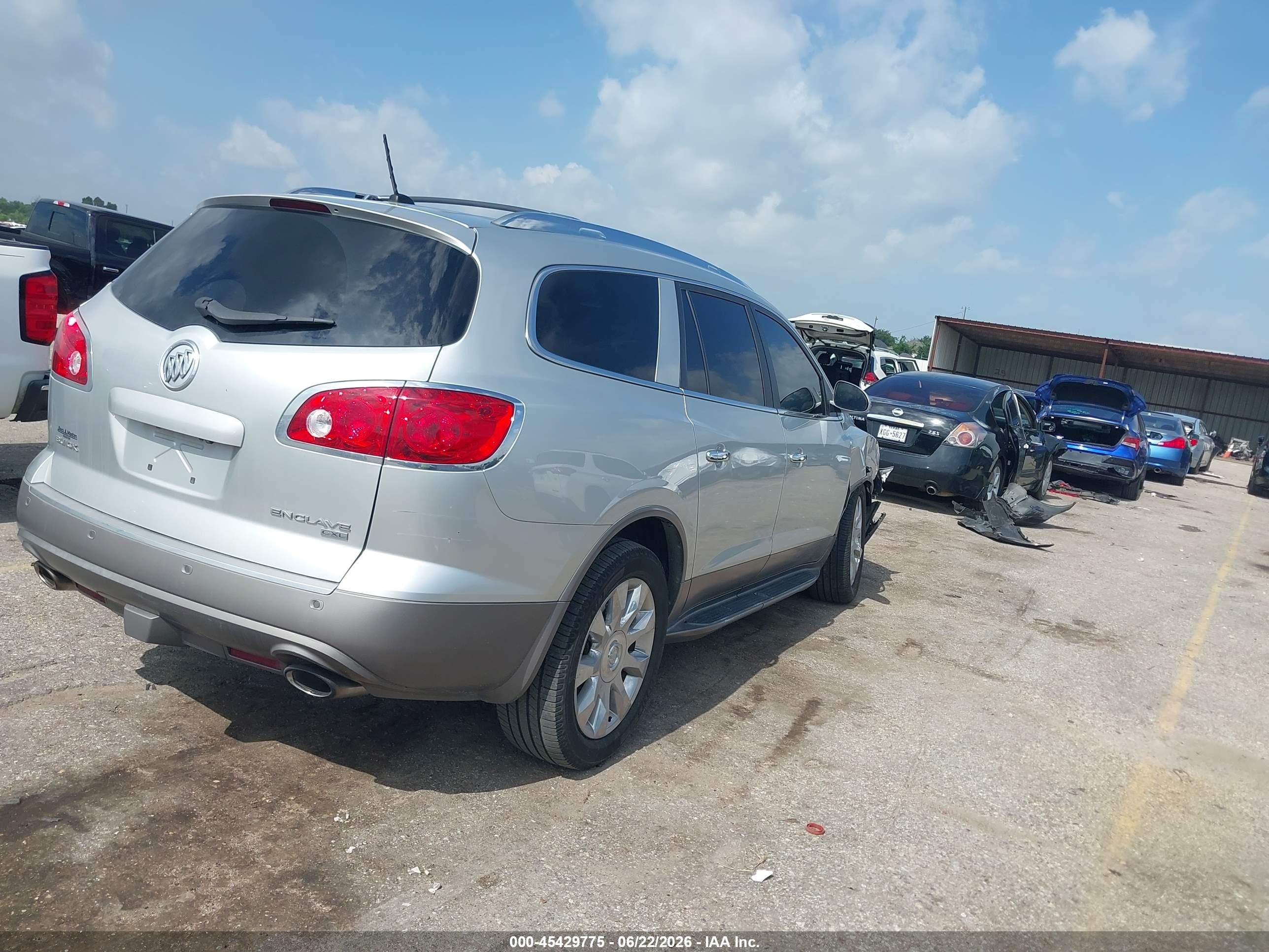 2011 Buick Enclave 2xl Silver vin: 5GAKRCED2BJ213008