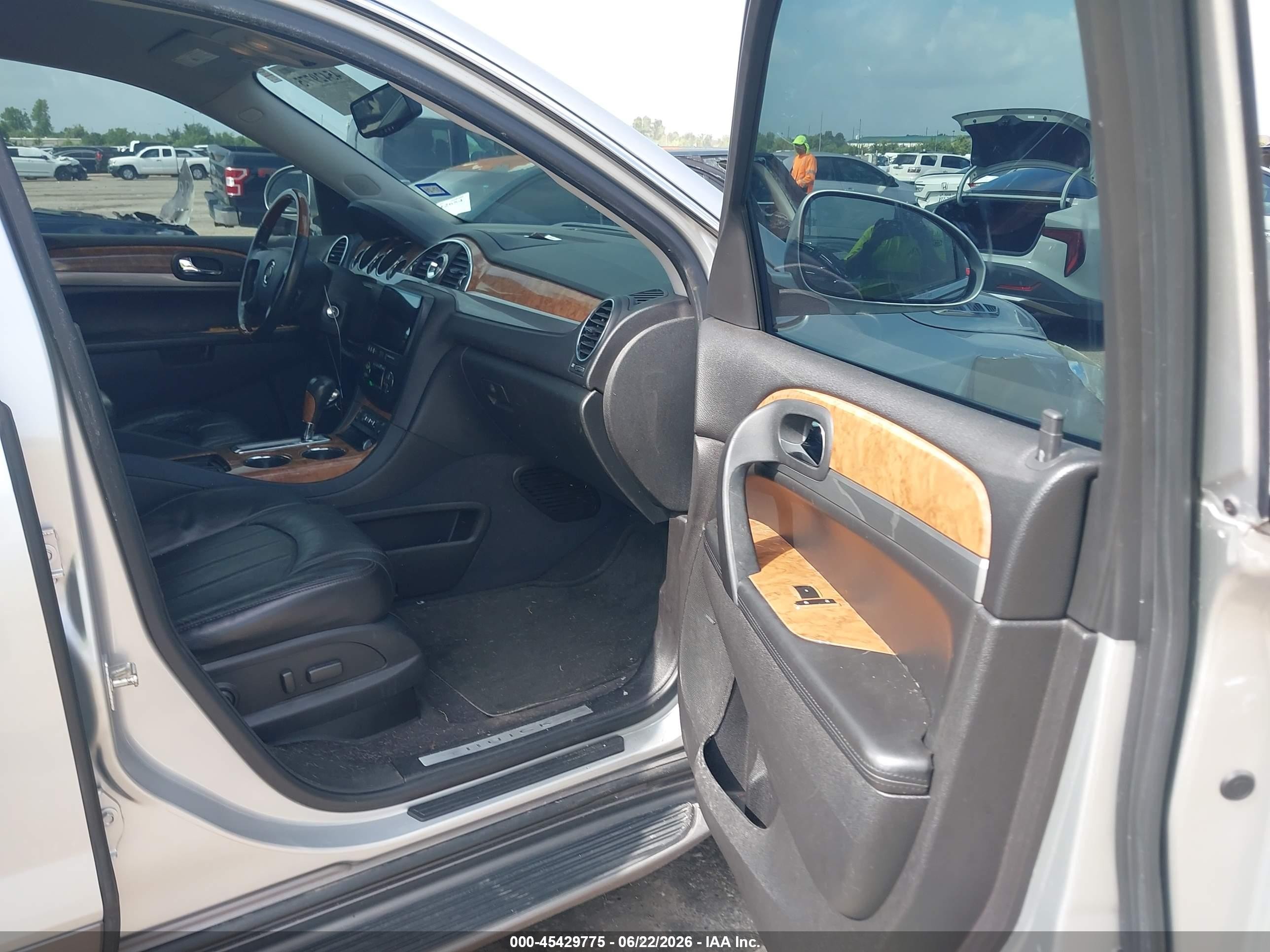 2011 Buick Enclave 2xl Silver vin: 5GAKRCED2BJ213008