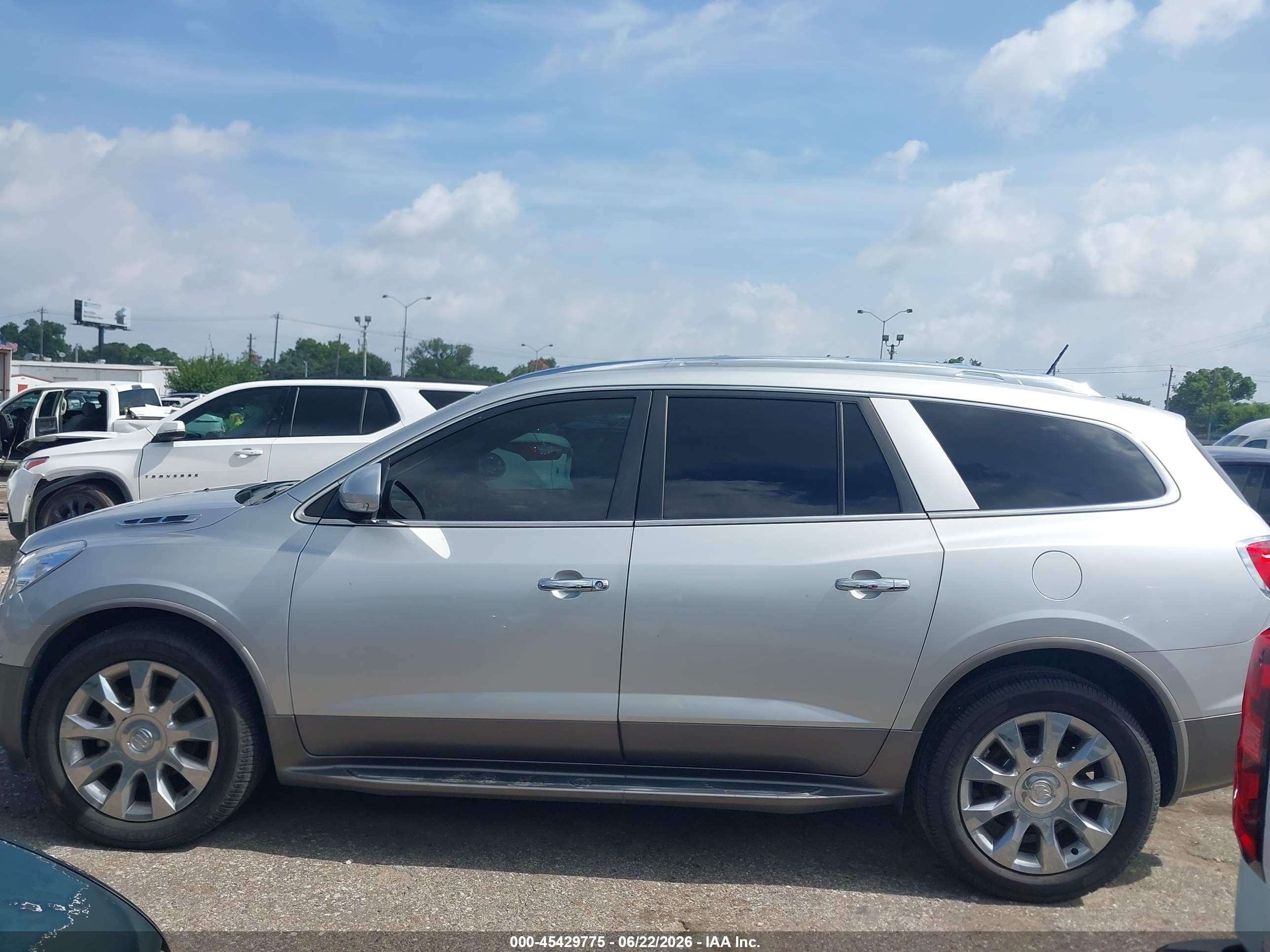 2011 Buick Enclave 2xl Silver vin: 5GAKRCED2BJ213008