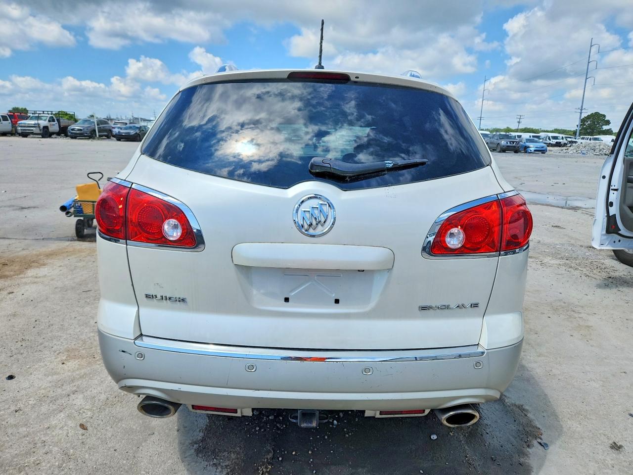 2012 Buick Enclave White vin: 5GAKRCED2CJ235303