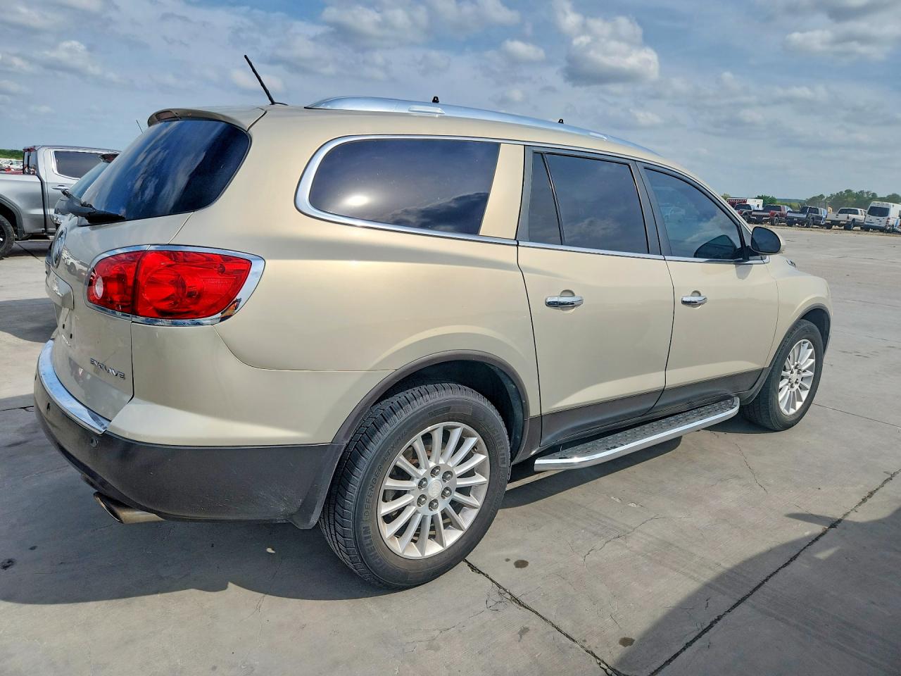 2012 Buick Enclave Beige vin: 5GAKRCED3CJ302359