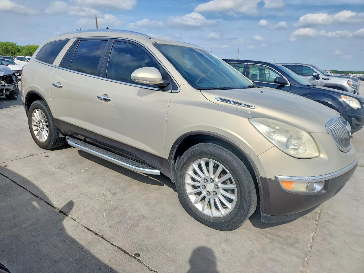 2012 Buick Enclave Beige vin: 5GAKRCED3CJ302359