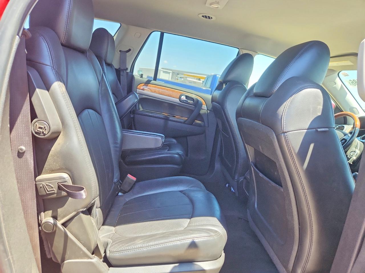 2012 Buick Enclave Red vin: 5GAKRCED5CJ118430