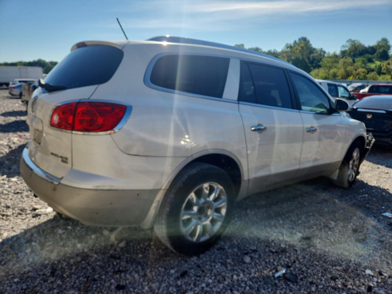 2011 Buick Enclave Cxl Белый vin: 5GAKRCED7BJ371599