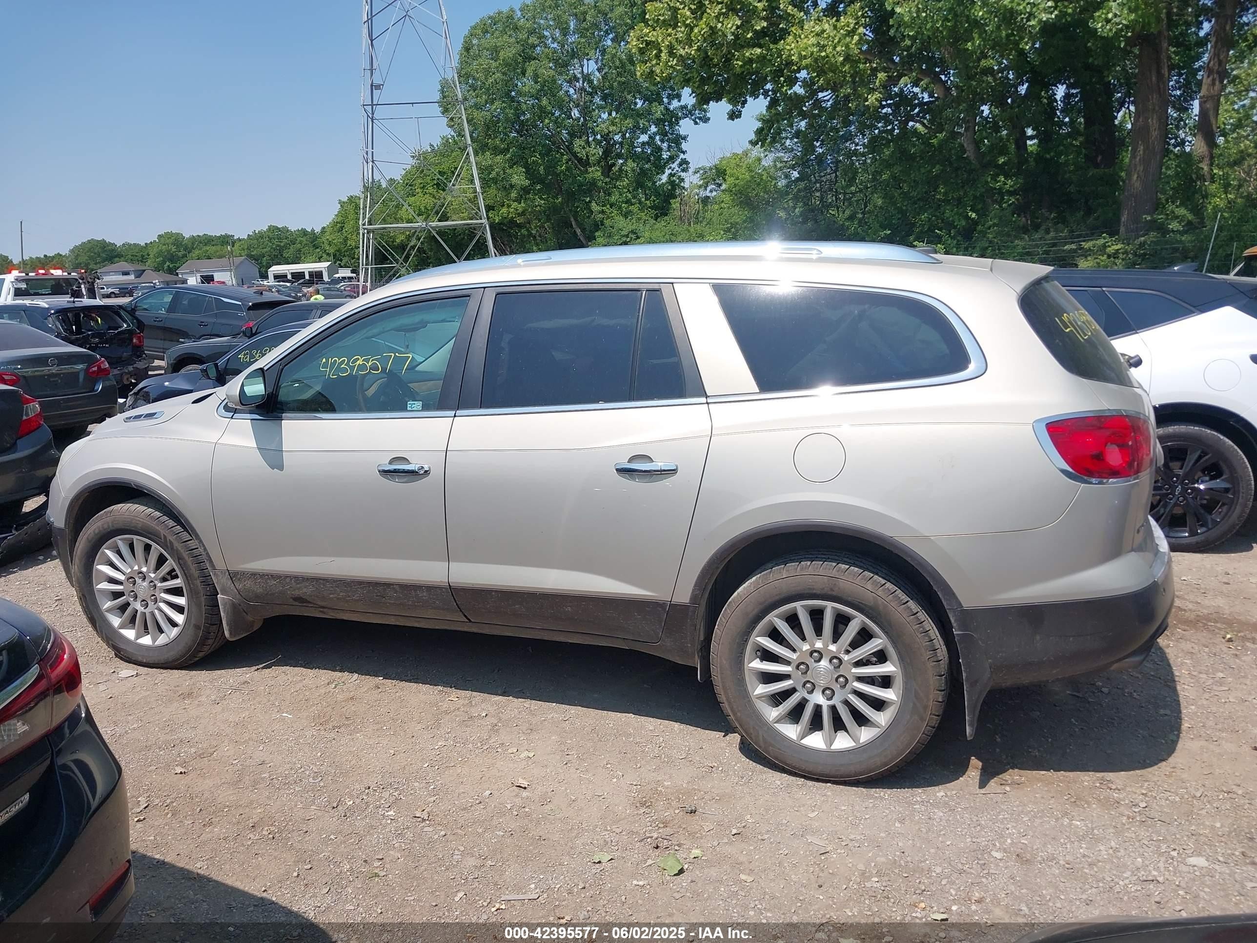 2012 Buick Enclave Leather Beige vin: 5GAKRCED9CJ286023