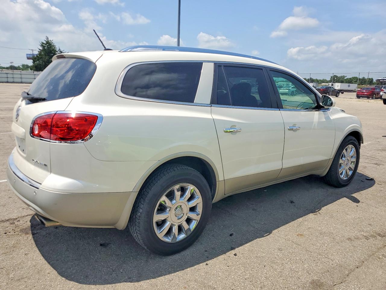 2012 Buick Enclave Cream vin: 5GAKRCED9CJ335687