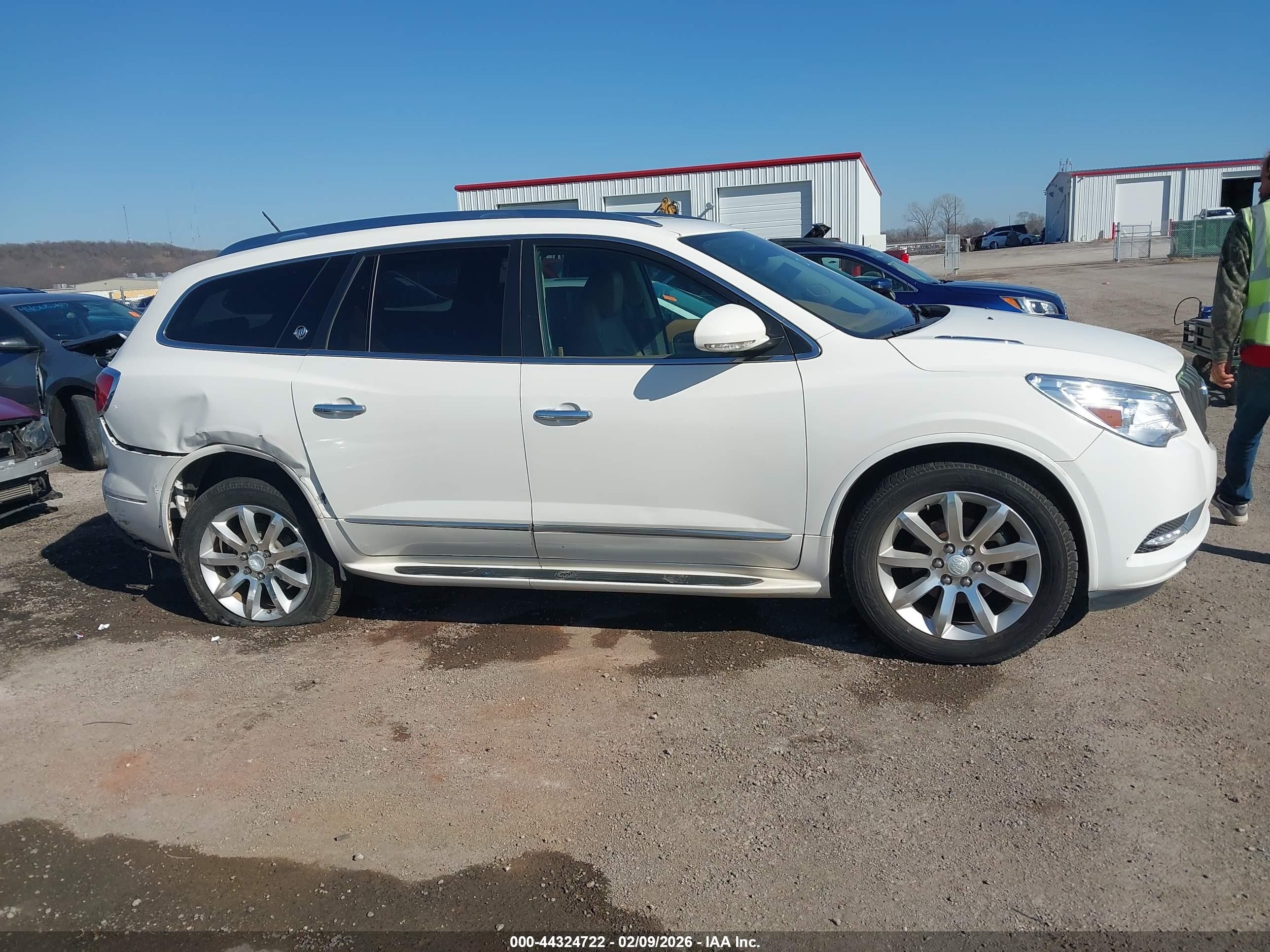 2014 Buick Enclave Premium Белый vin: 5GAKRCKD0EJ135580