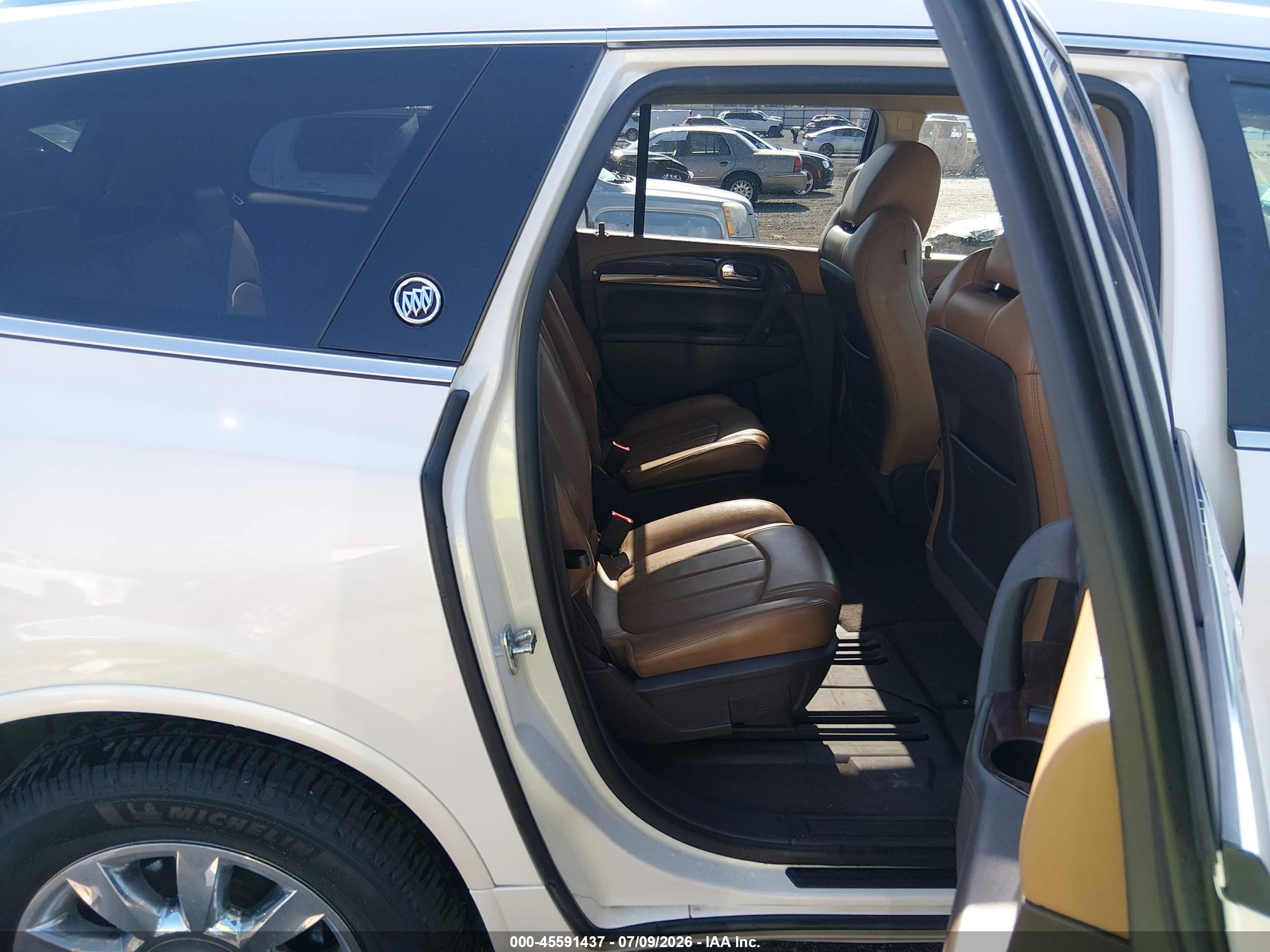 2015 Buick Enclave Premium White vin: 5GAKRCKD0FJ319659