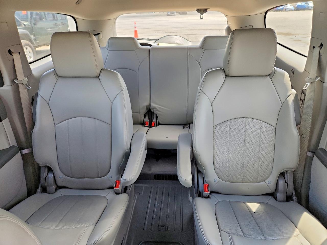 2017 Buick Enclave Silver vin: 5GAKRCKD1HJ281118