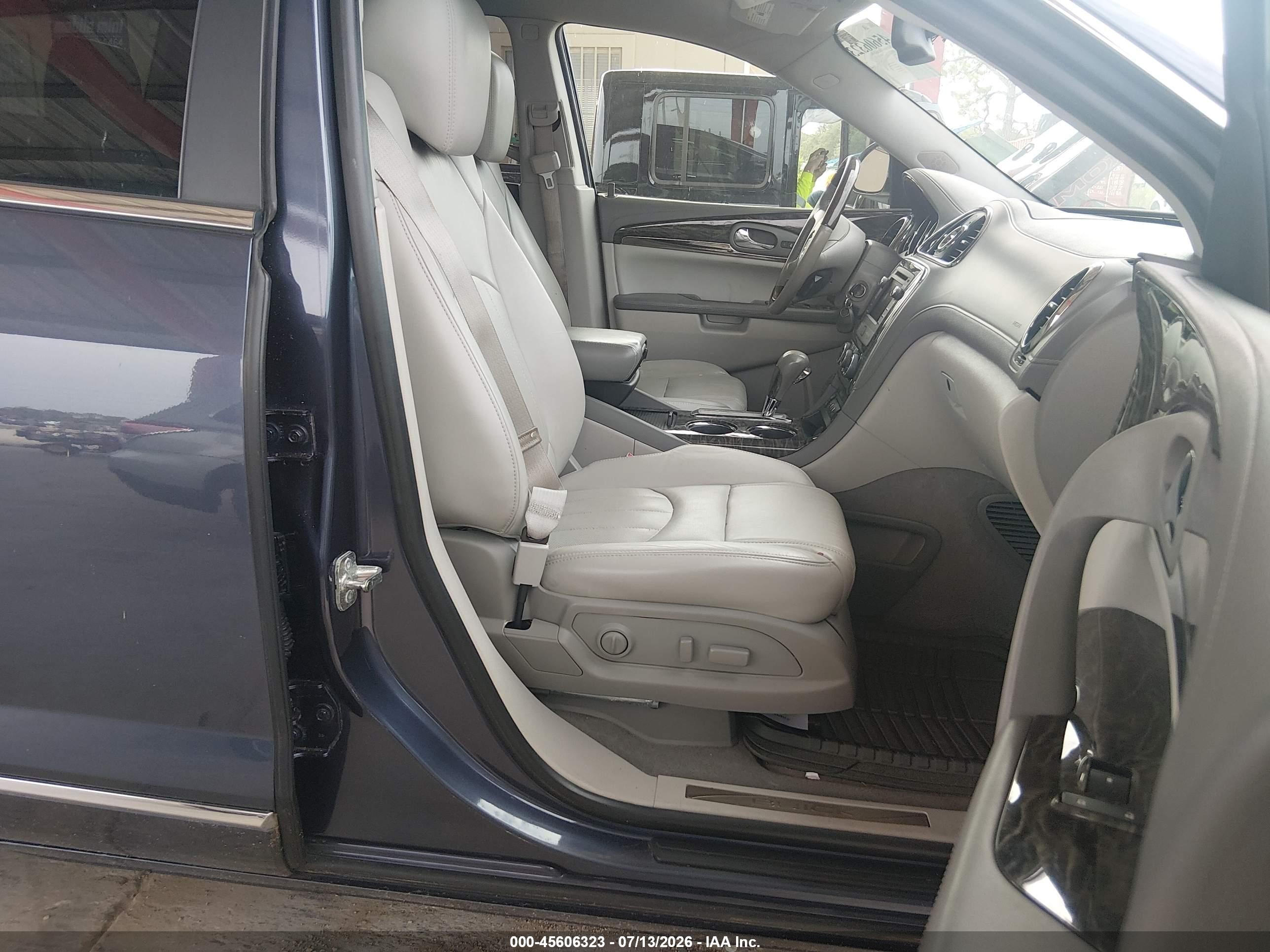2013 Buick Enclave Leather Gray vin: 5GAKRCKD2DJ143078