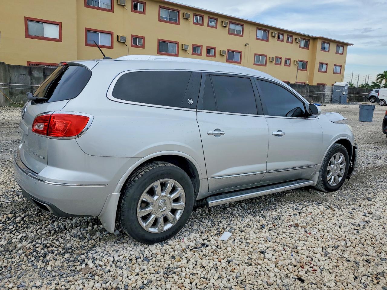 2015 Buick Enclave Silver vin: 5GAKRCKD2FJ236198