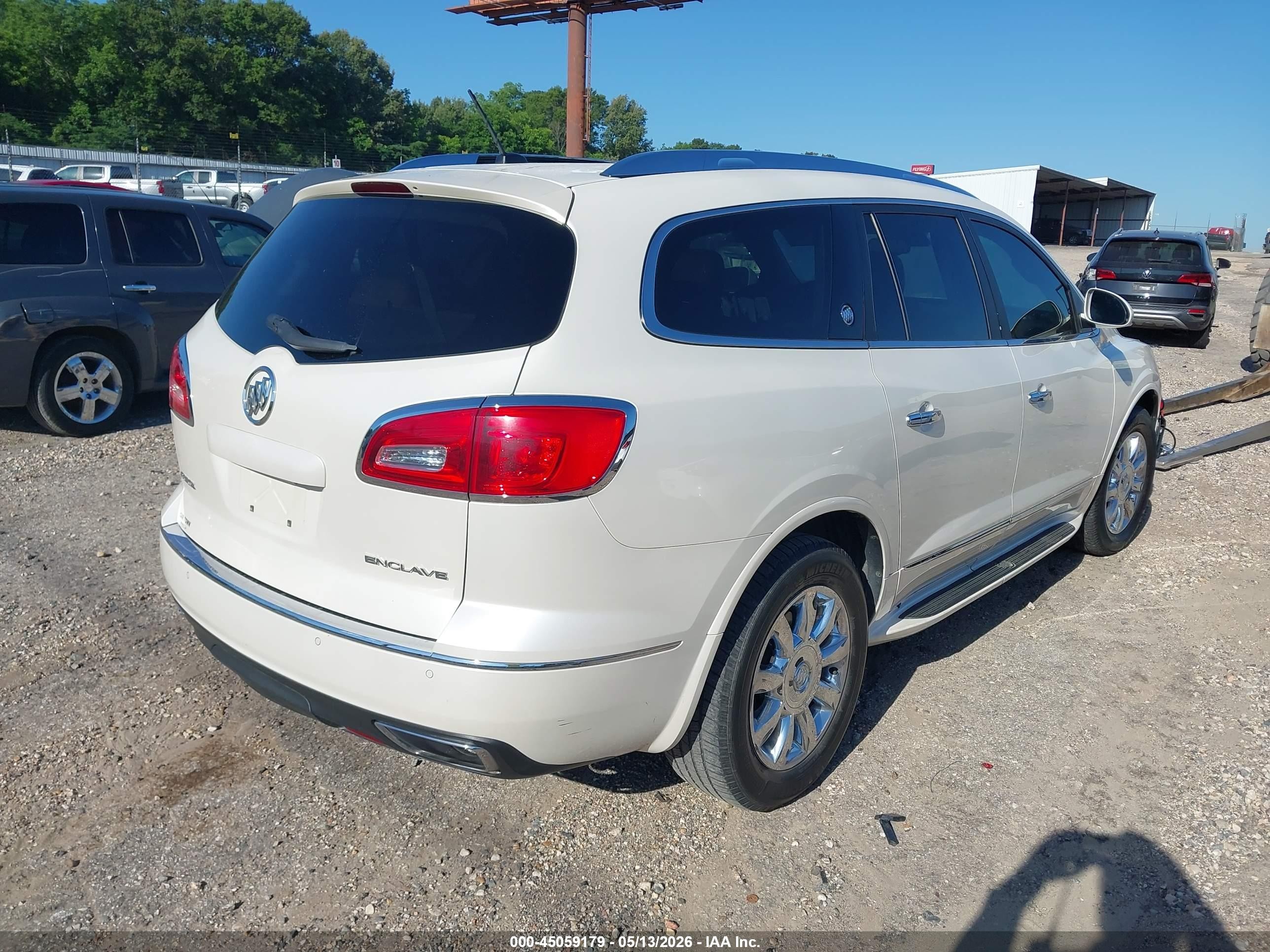 2015 Buick Enclave Premium Белый vin: 5GAKRCKD2FJ236332