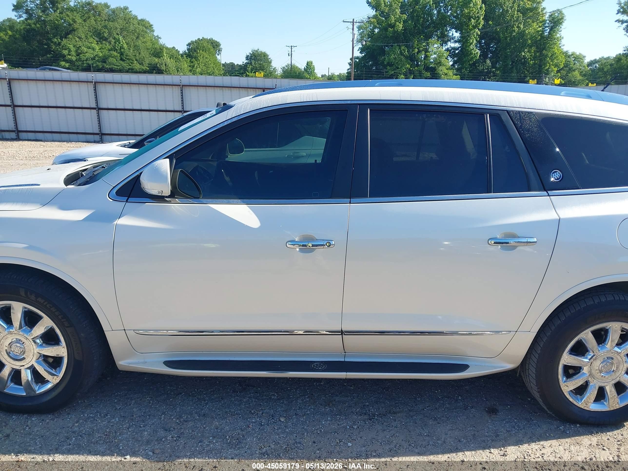 2015 Buick Enclave Premium Белый vin: 5GAKRCKD2FJ236332