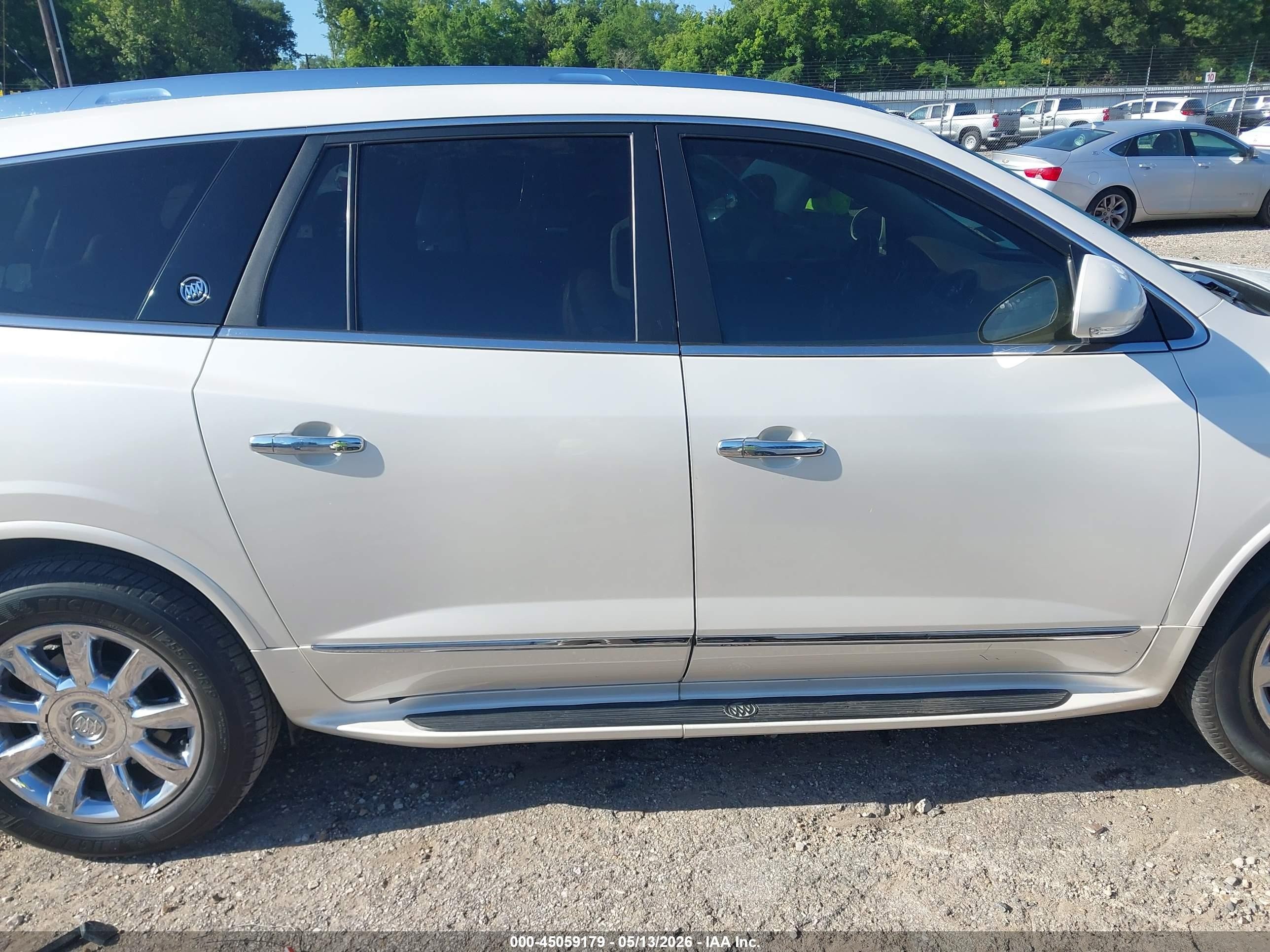 2015 Buick Enclave Premium Белый vin: 5GAKRCKD2FJ236332