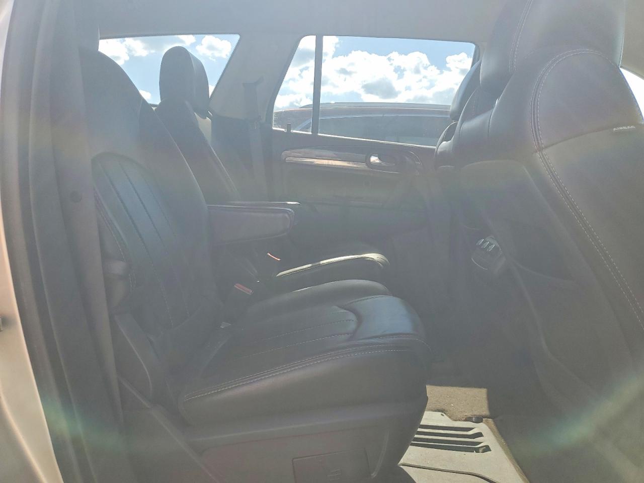 2013 Buick Enclave Gold vin: 5GAKRCKD5DJ137906