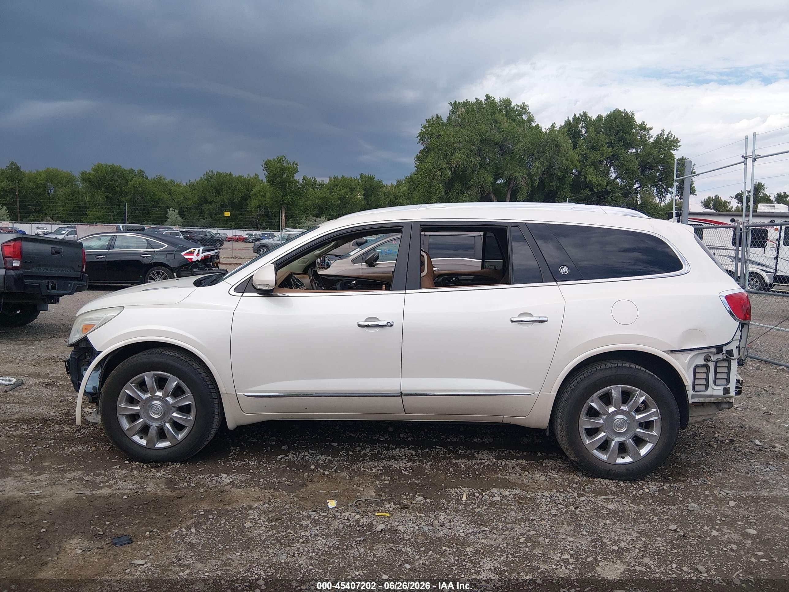 2015 Buick Enclave Premium Белый vin: 5GAKRCKD5FJ168530