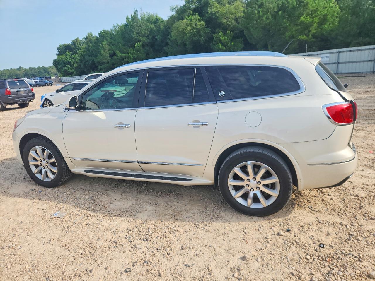 2015 Buick Enclave White vin: 5GAKRCKD5FJ332102