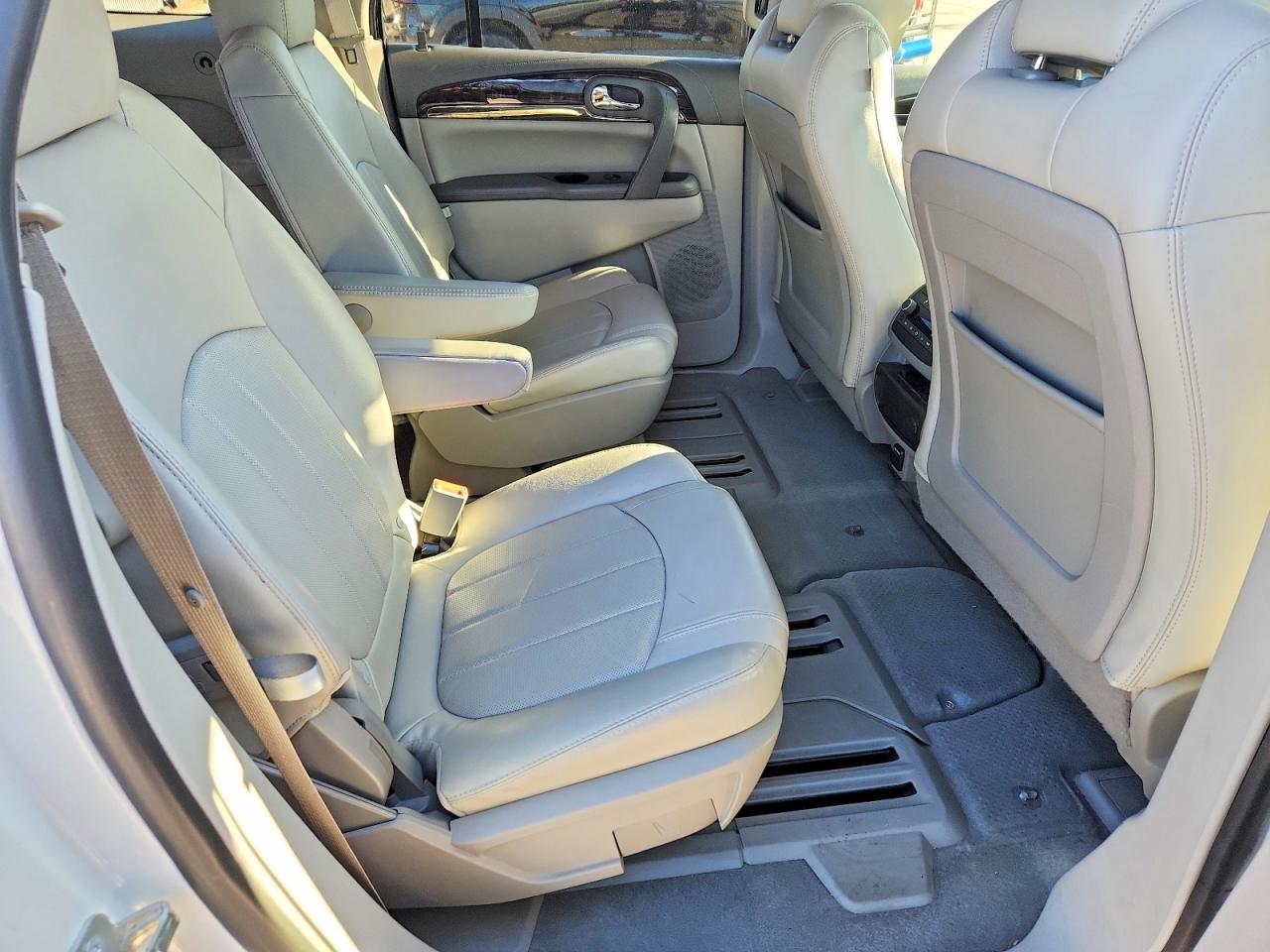2015 Buick Enclave White vin: 5GAKRCKD6FJ110796