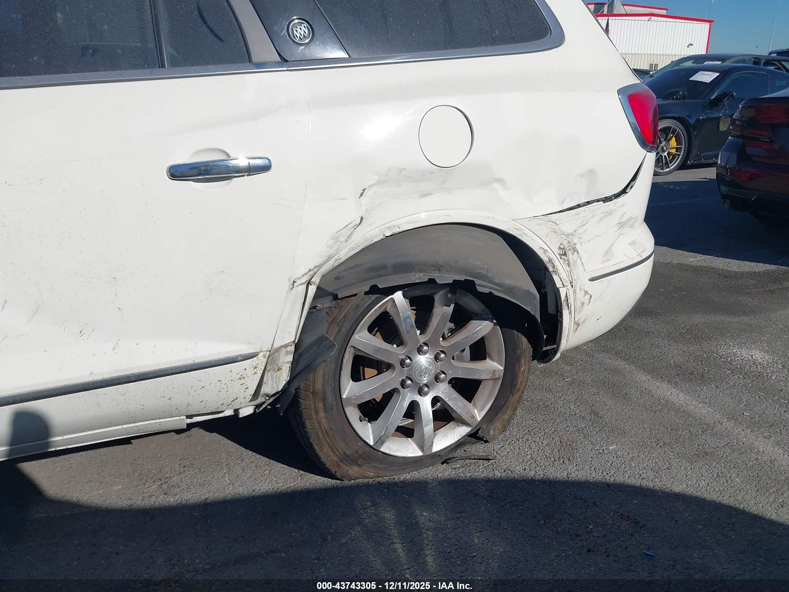 2015 Buick Enclave Premium White vin: 5GAKRCKD6FJ244160