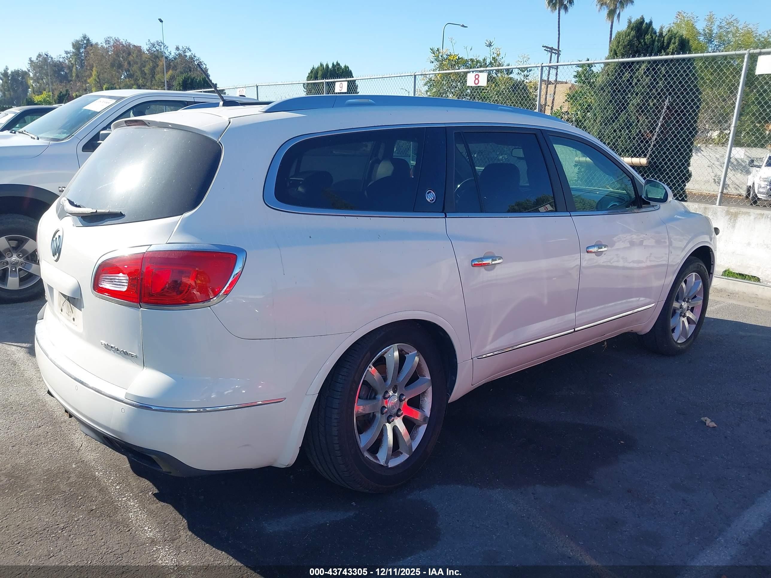 2015 Buick Enclave Premium White vin: 5GAKRCKD6FJ244160