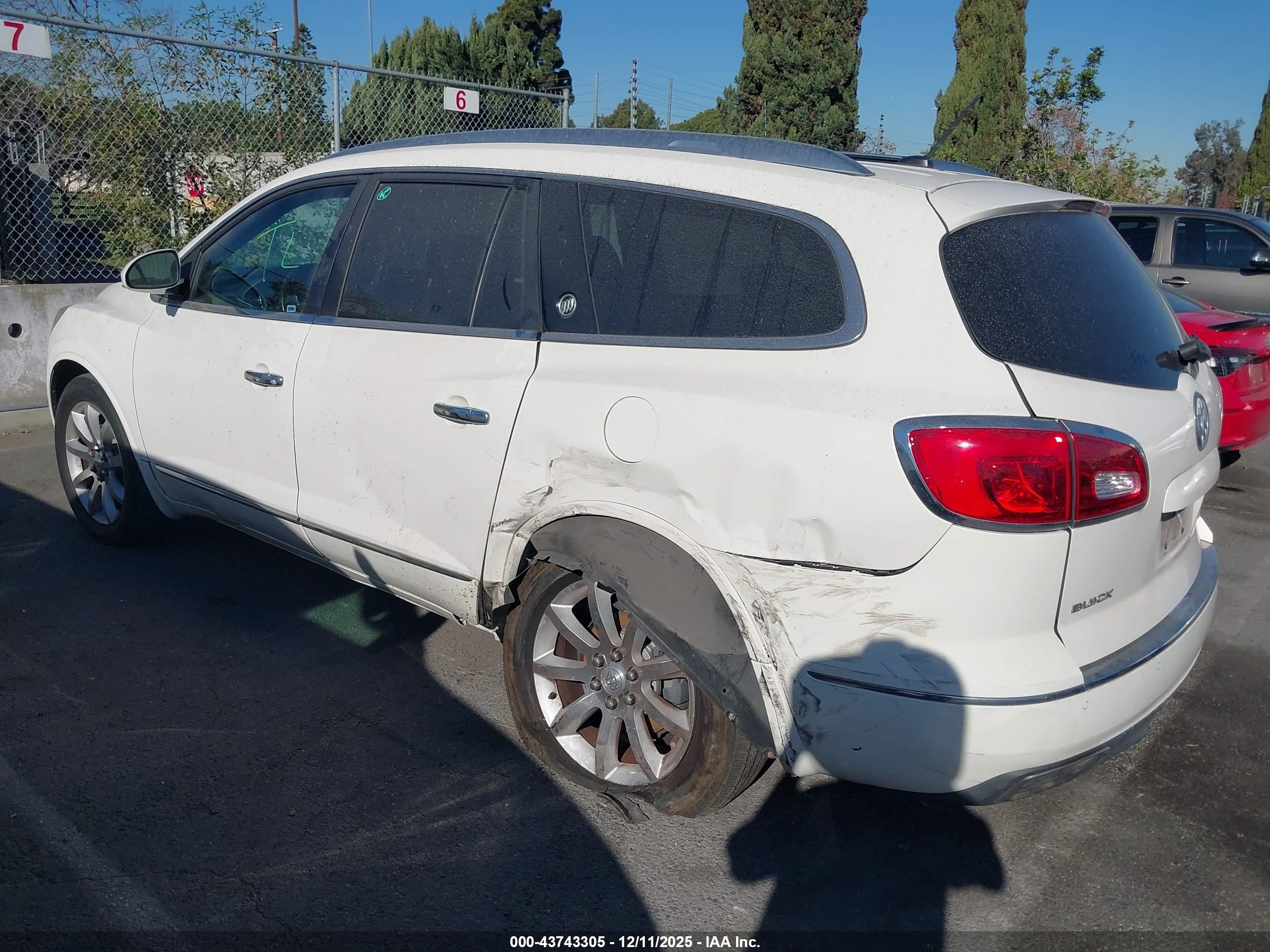 2015 Buick Enclave Premium White vin: 5GAKRCKD6FJ244160