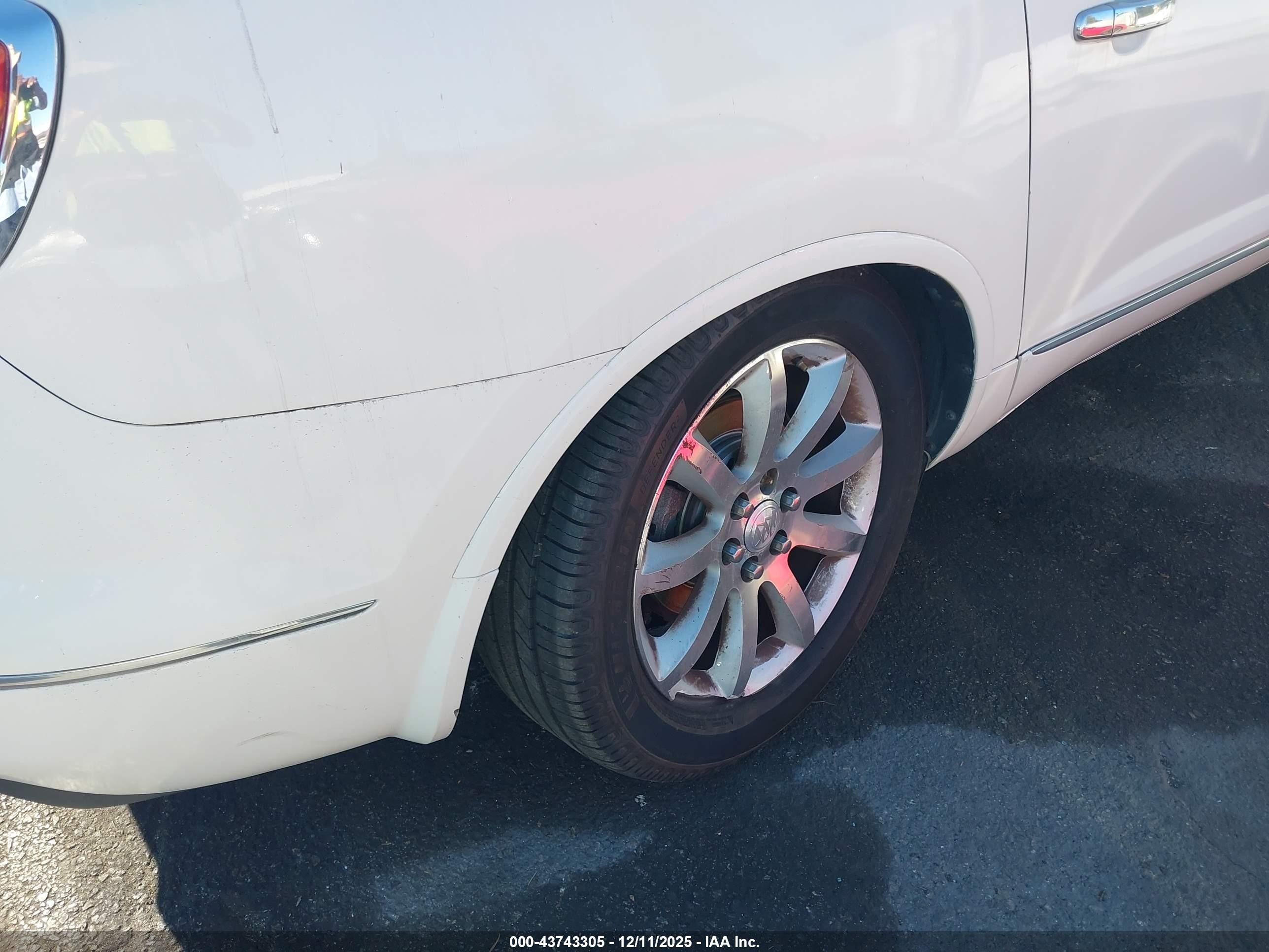 2015 Buick Enclave Premium White vin: 5GAKRCKD6FJ244160