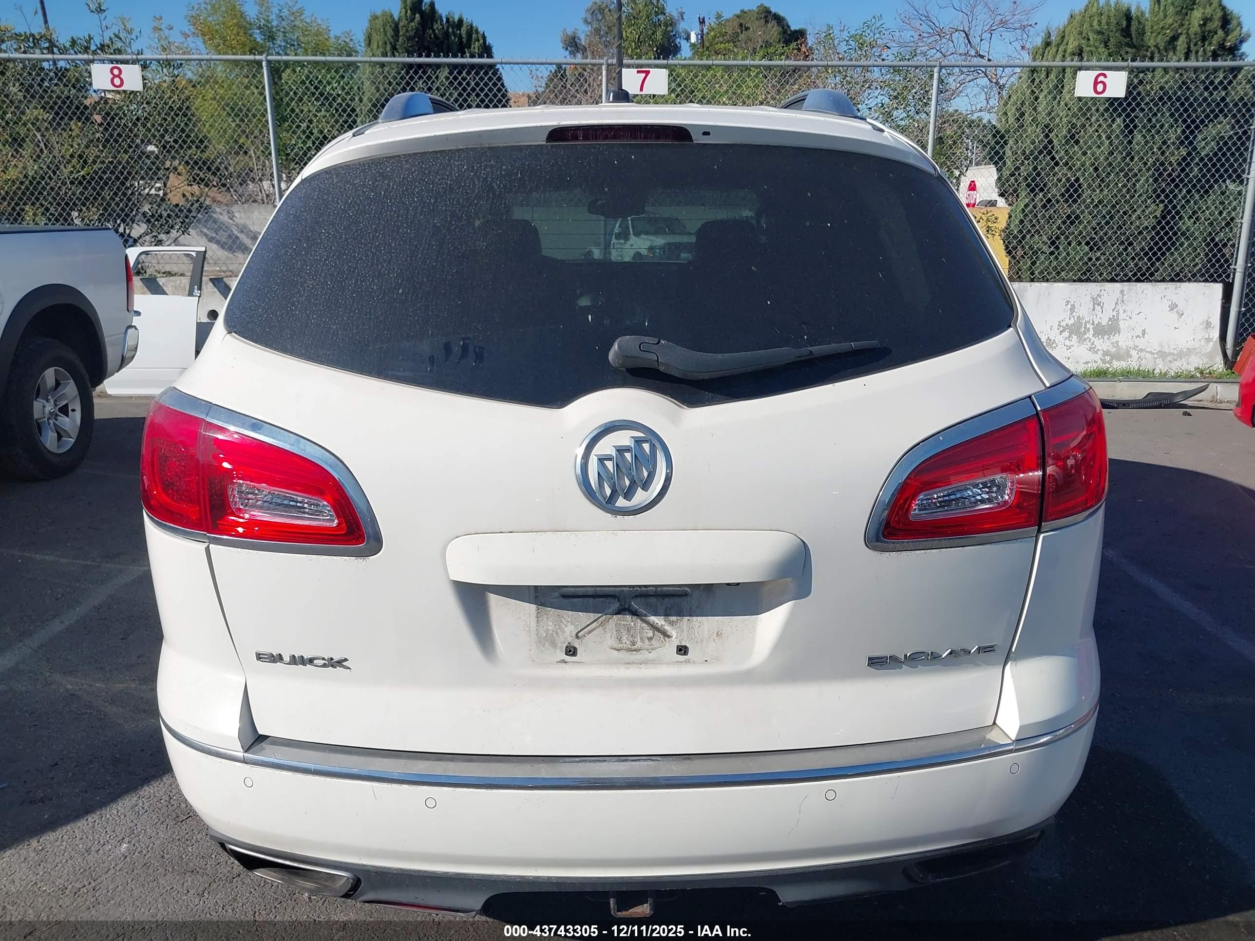 2015 Buick Enclave Premium White vin: 5GAKRCKD6FJ244160