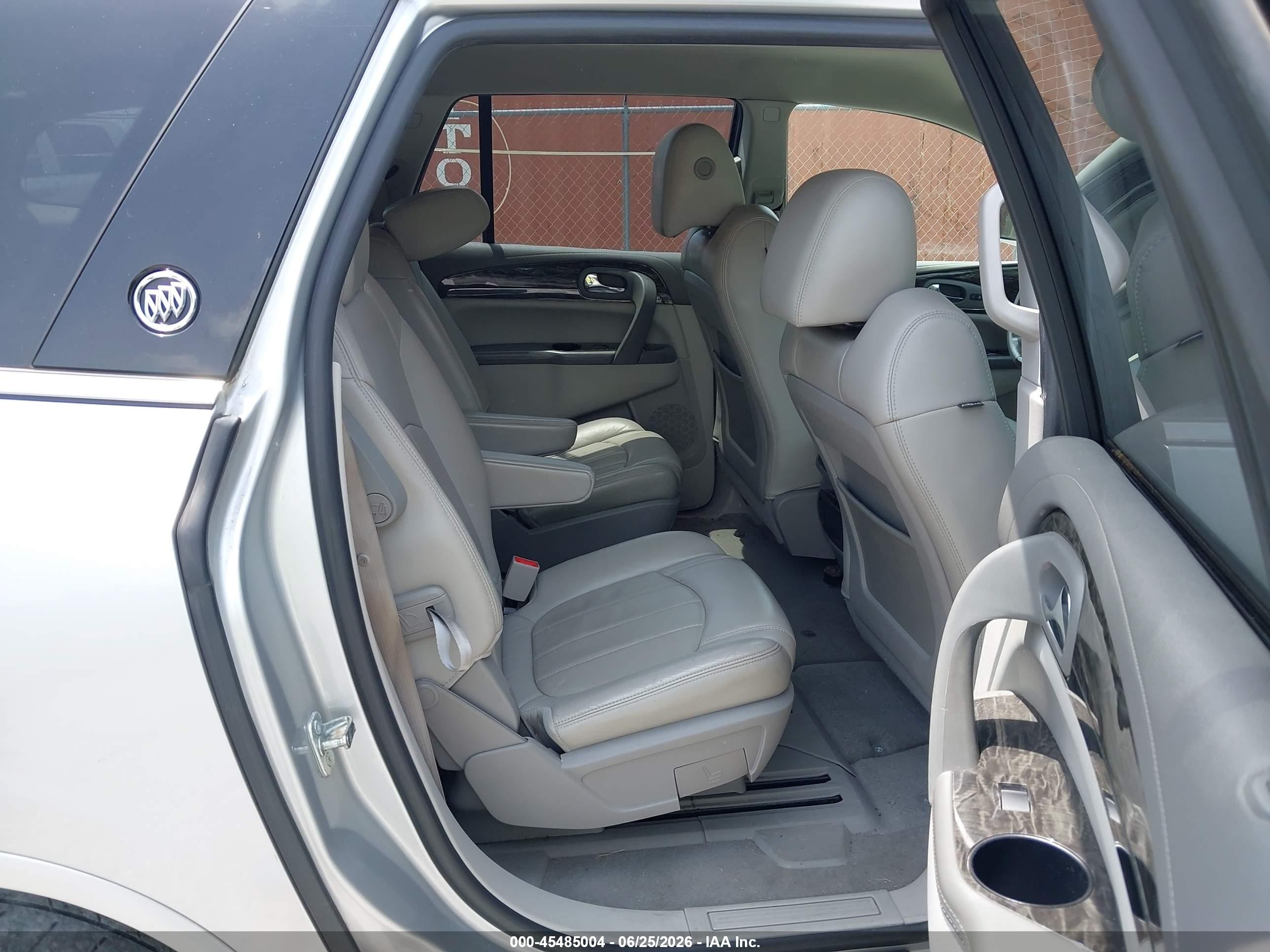 2013 Buick Enclave Leather Silver vin: 5GAKRCKD7DJ107158
