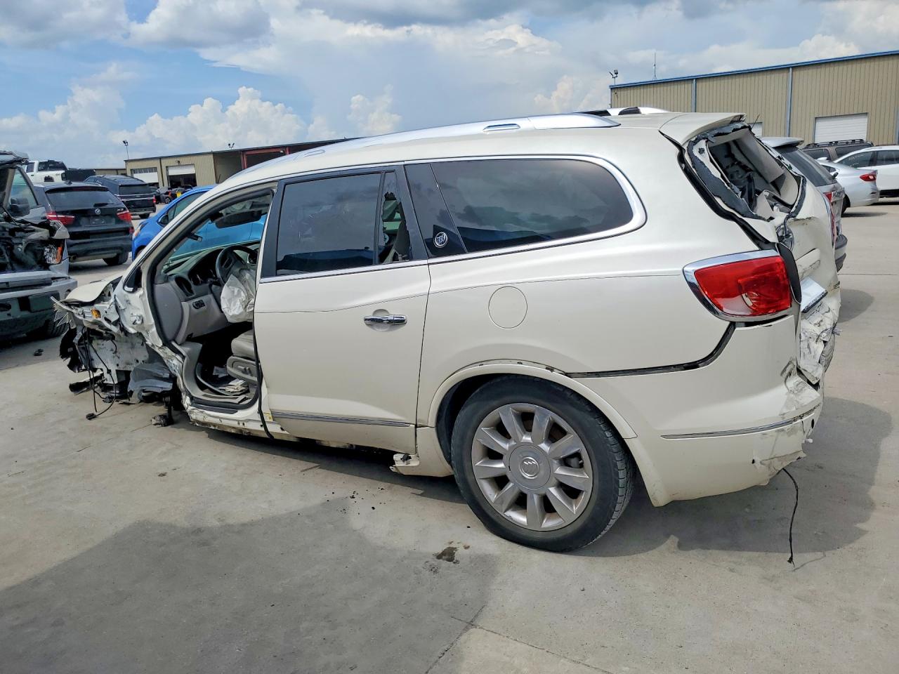 2014 Buick Enclave Белый vin: 5GAKRCKD7EJ132126